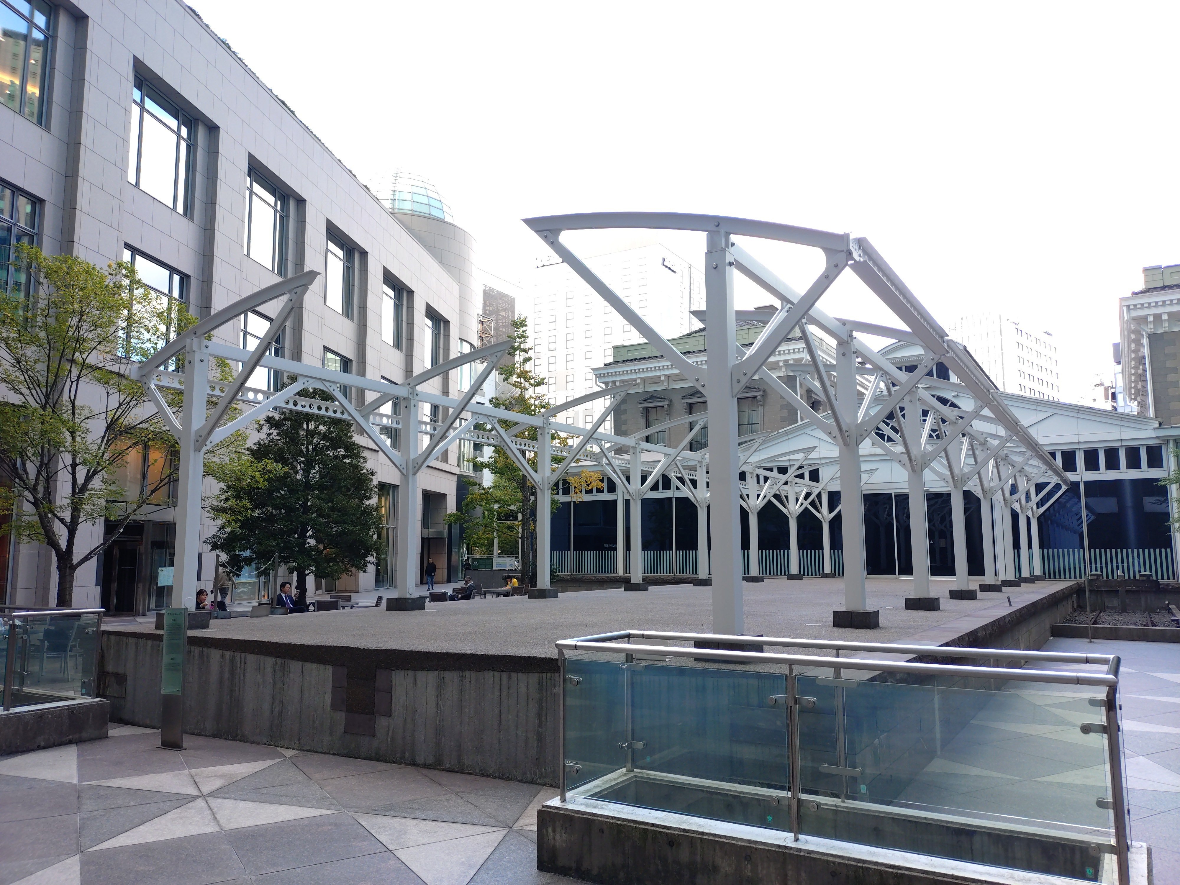 日本の鉄道発祥の地｜旧新橋停車場で鉄道への思いを巡らす｜げじげじくん