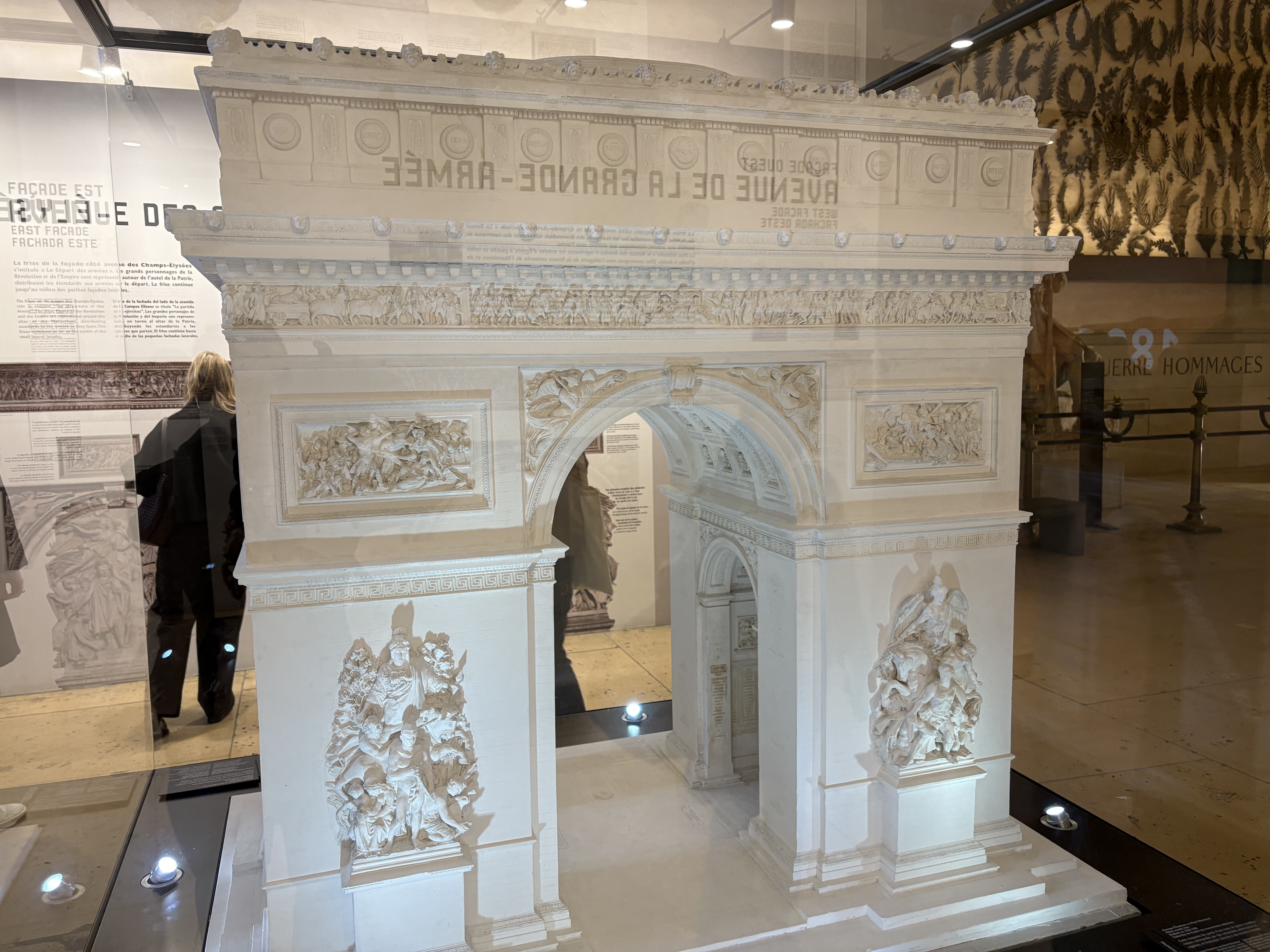 フランス・パリ(2) エッフェル塔、セーヌ川クルーズ、エトワール凱旋門