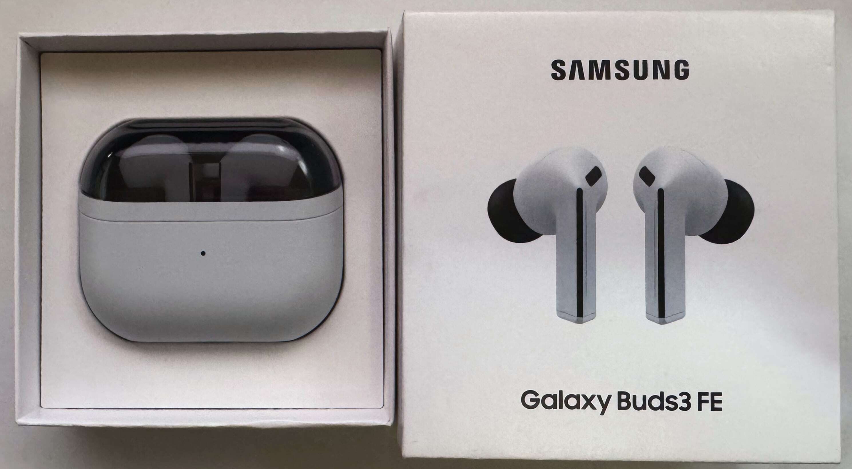 Samsung Galaxy Buds3 FE グレー Samsung Galaxy Buds3 FE / Gray（R420NZAA）/SAMSUNG| au Online Shop
