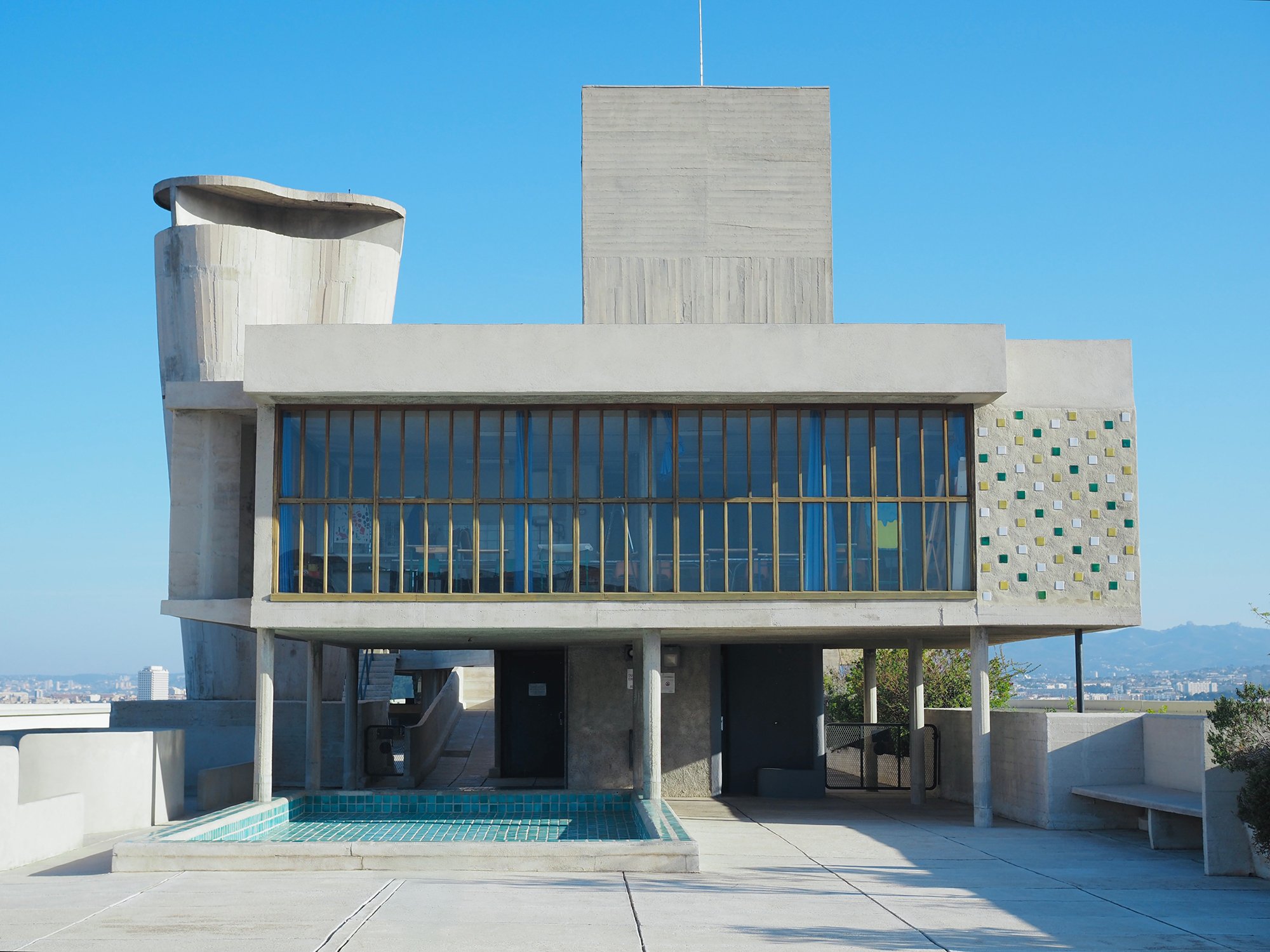 フランス建築旅🇫🇷1】ル・コルビュジエ「ユニテ・ダビタシオン」の