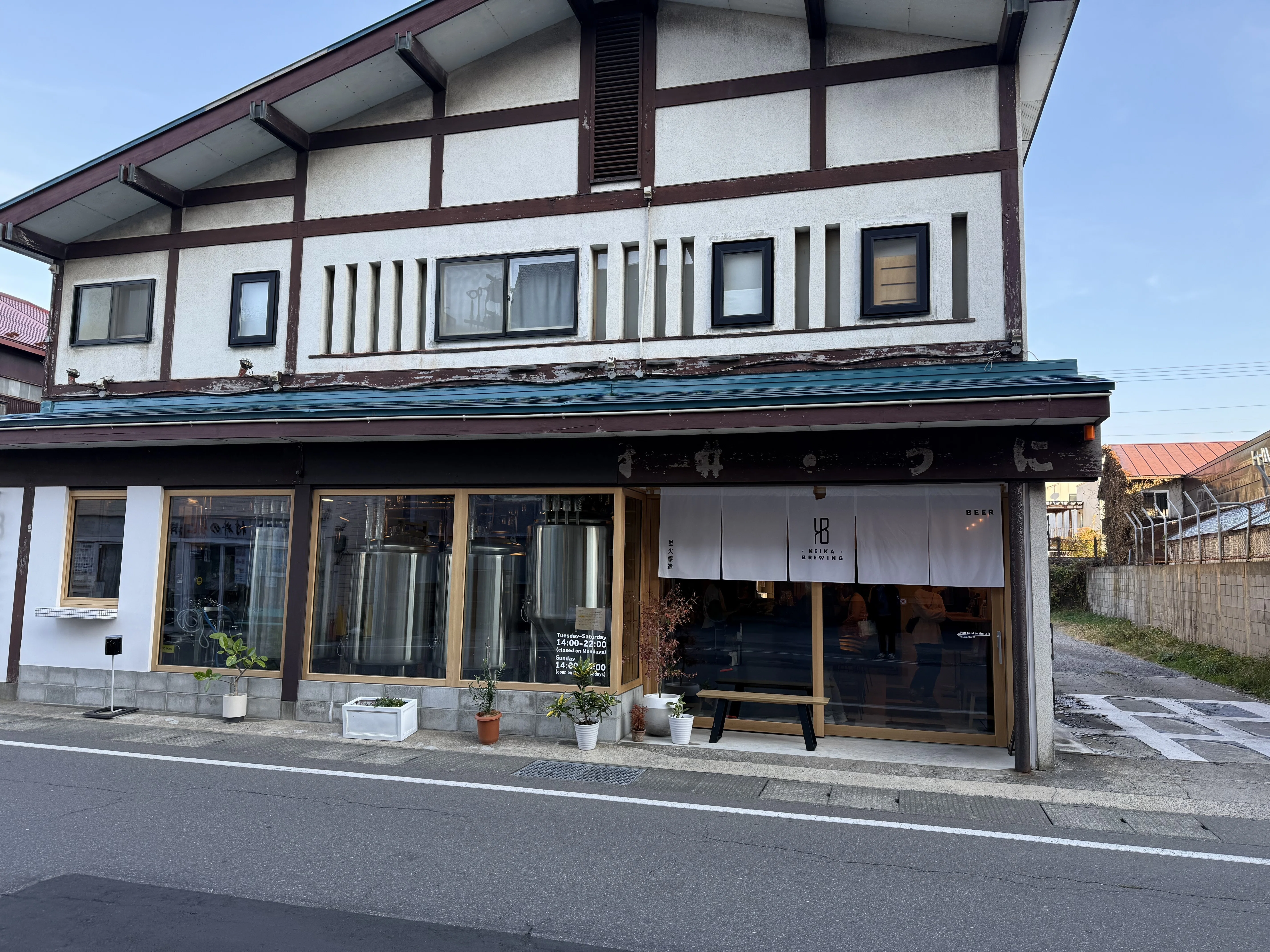 油彩：（仮題）『【青森】浅虫 湯の島』（T.umeyama 作。額装） 浅虫エリア】温泉に浸かってビールを吸い込む！｜初めての青森応援