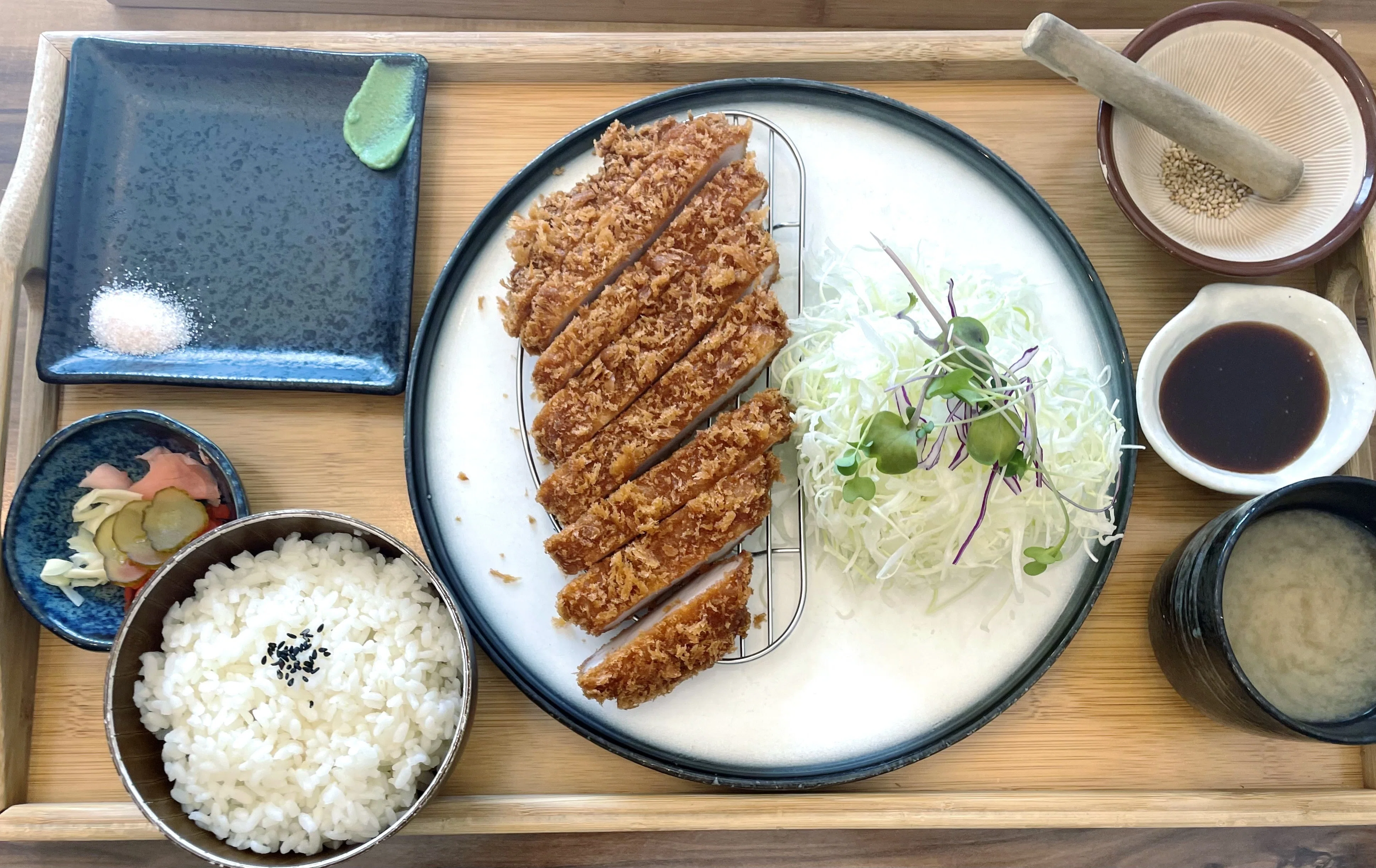 QLDグルメ日記】オーストラリアで食べたトンカツが、値段も味もパンチ