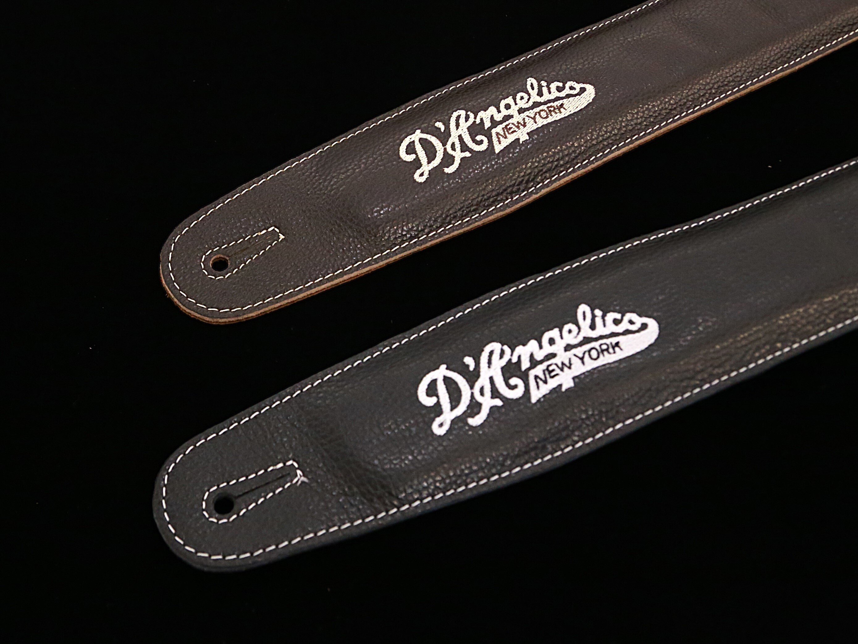 DX/EXシリーズをお買い上げの方にイタリア製のプレミアム・レザー