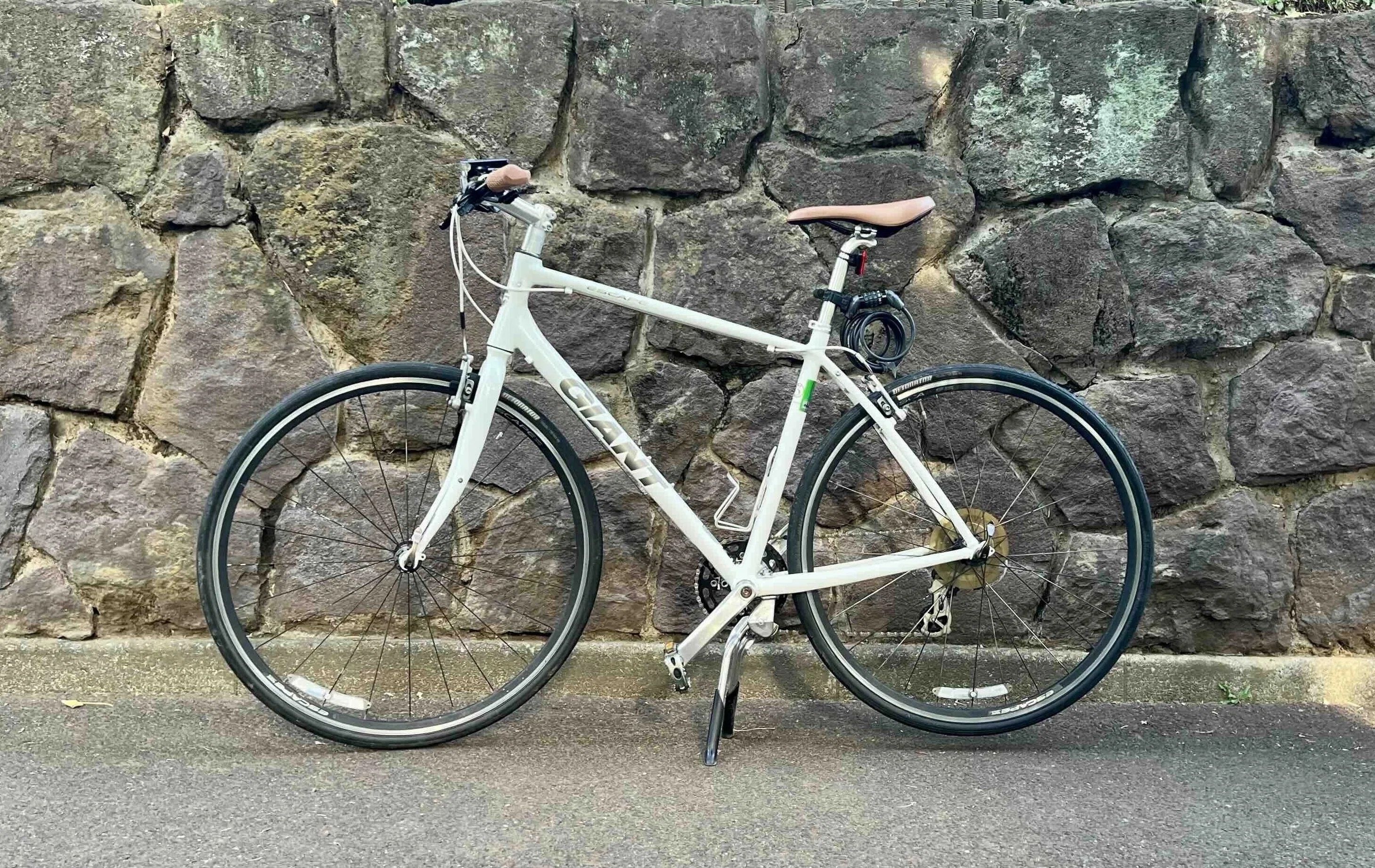 Giant Escape R3】 はじめてのチューブ交換｜のまる｜Webエンジニア