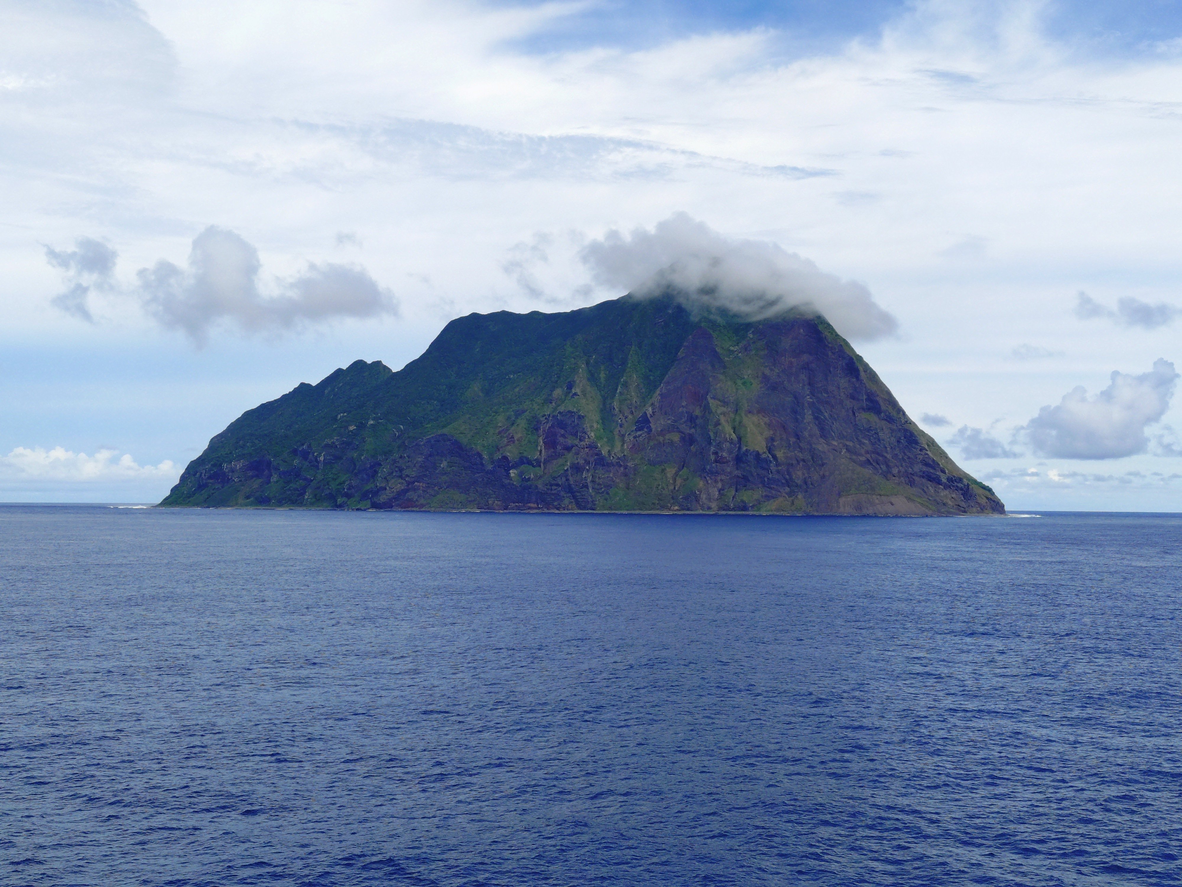 硫黄島を眺めてみる｜トーダ