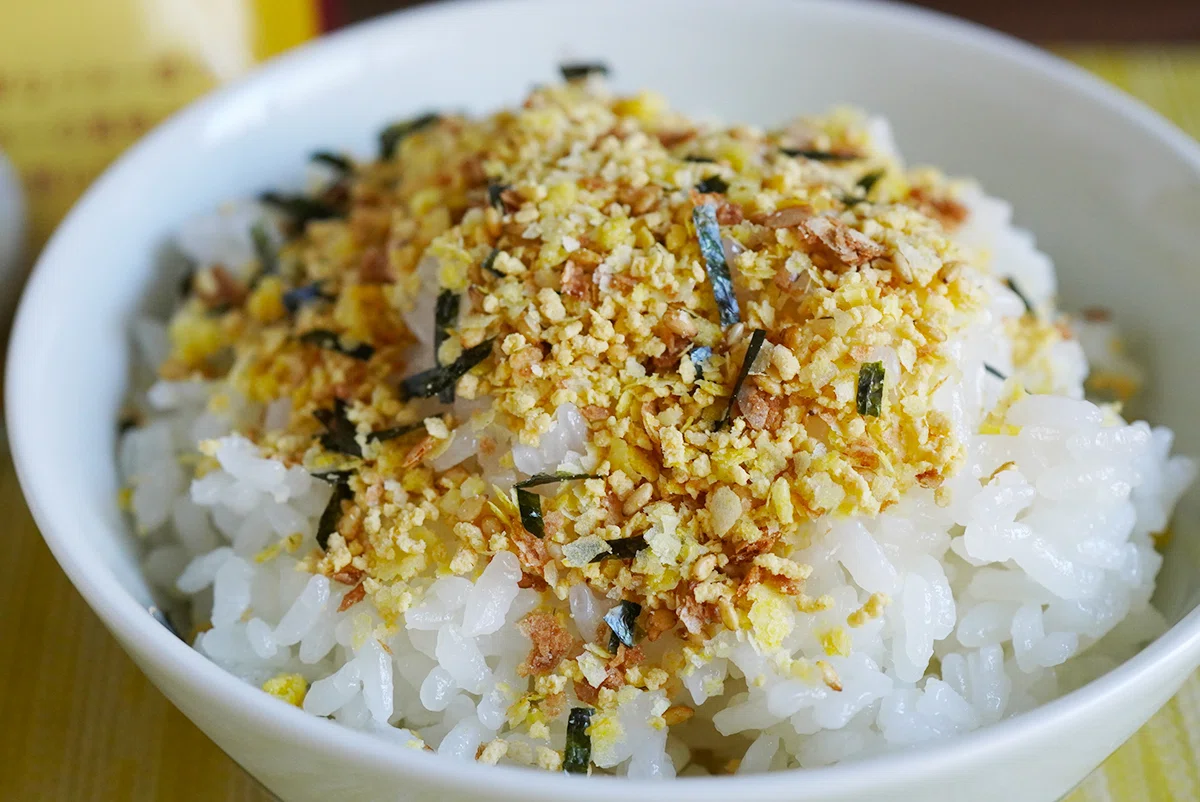 かけるだけで「じゃがバター」も作れる！？ニチフリ「超濃厚バター醤油 