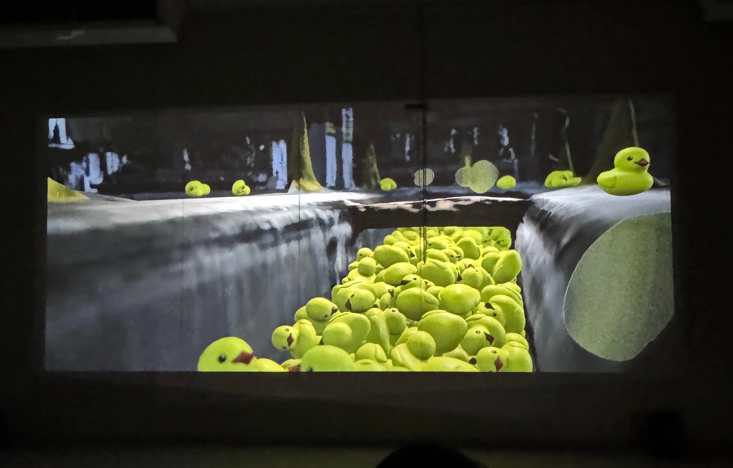 スーパーマーケットの〝廃墟〟に出現した多摩美のアート｜多摩美術大学