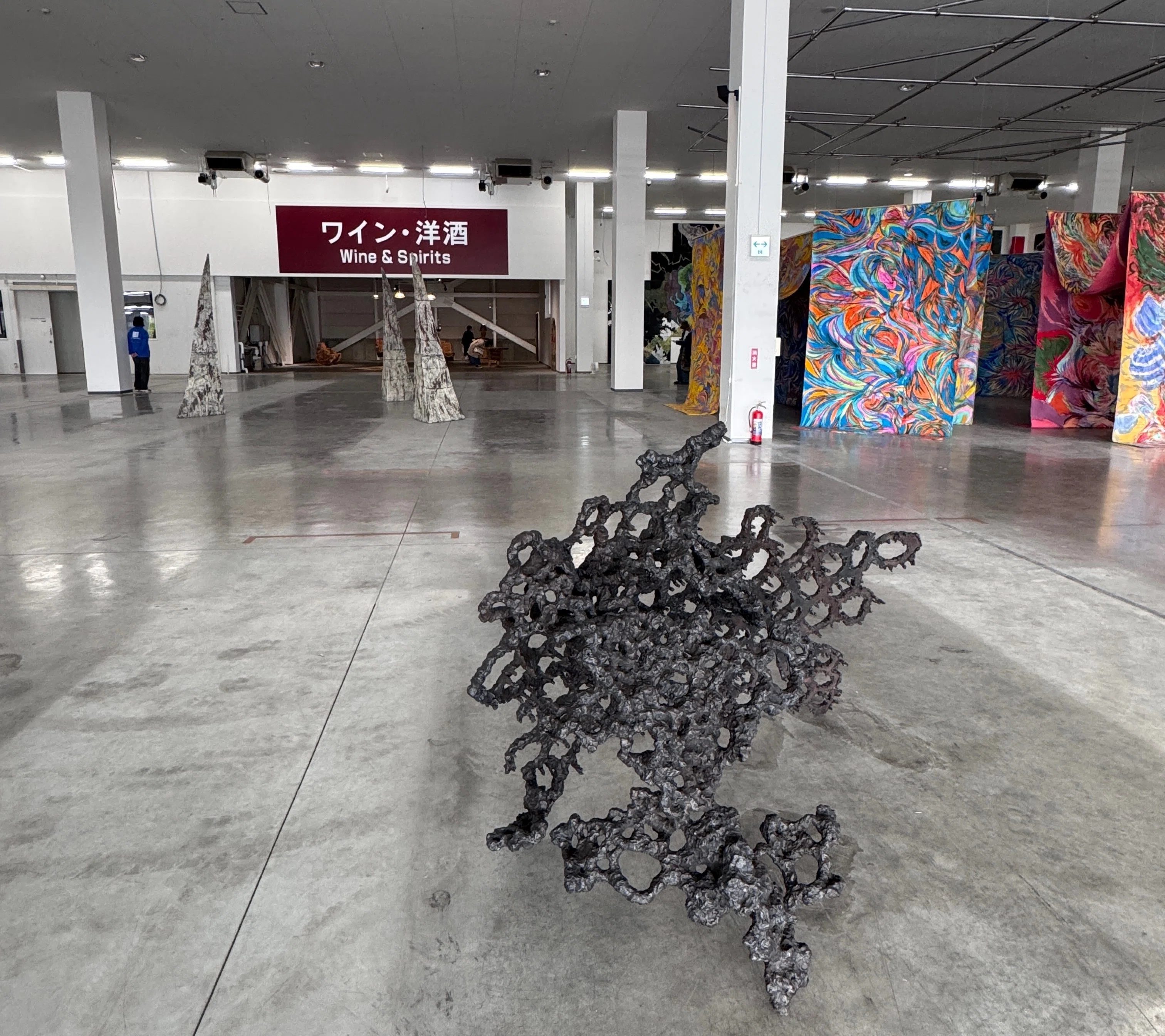 スーパーマーケットの〝廃墟〟に出現した多摩美のアート｜多摩美術大学