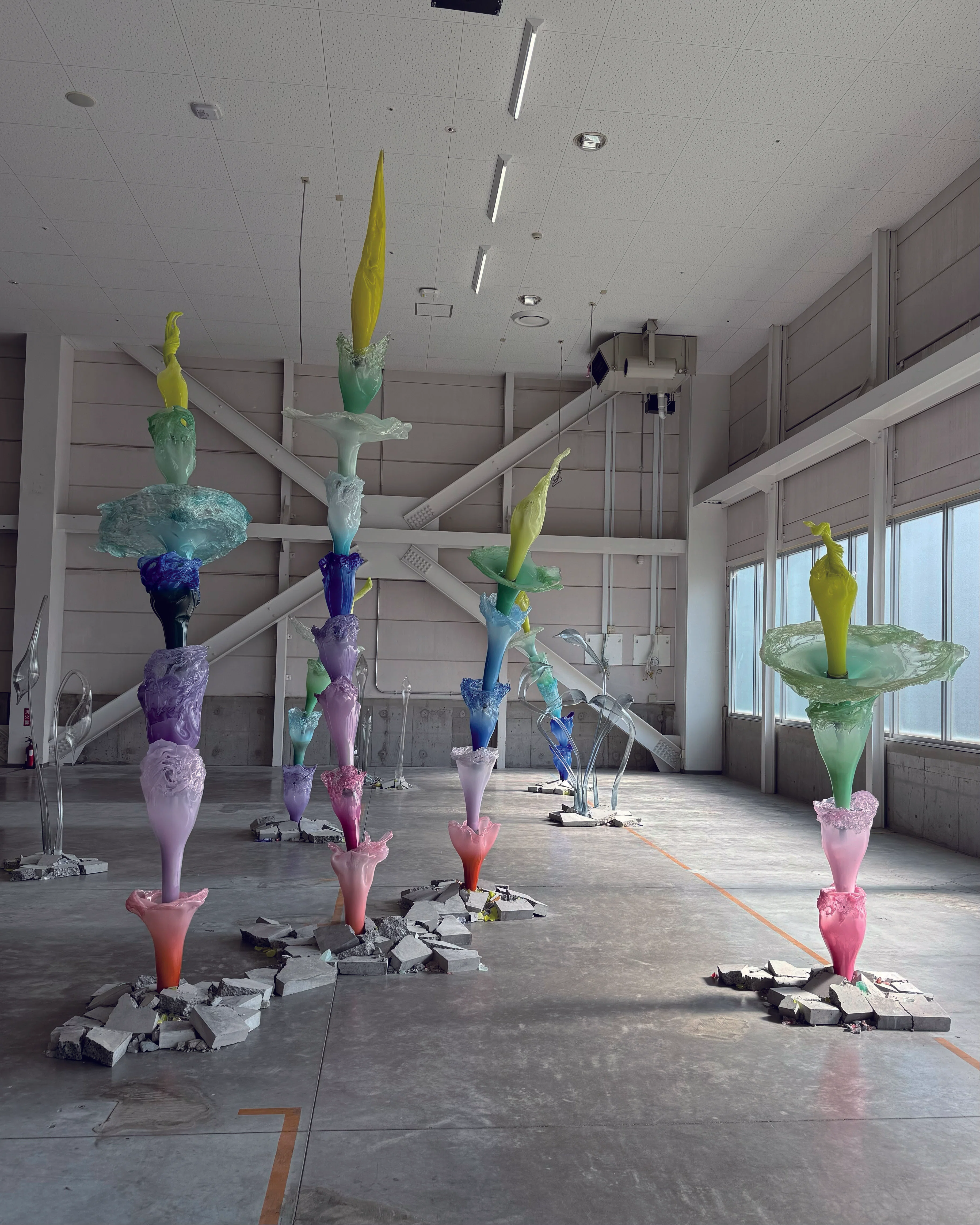 スーパーマーケットの〝廃墟〟に出現した多摩美のアート｜多摩美術大学