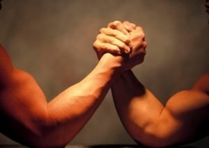 腕相撲に必要な握力の種類と鍛え方｜ピンチ力とホールド力が重要