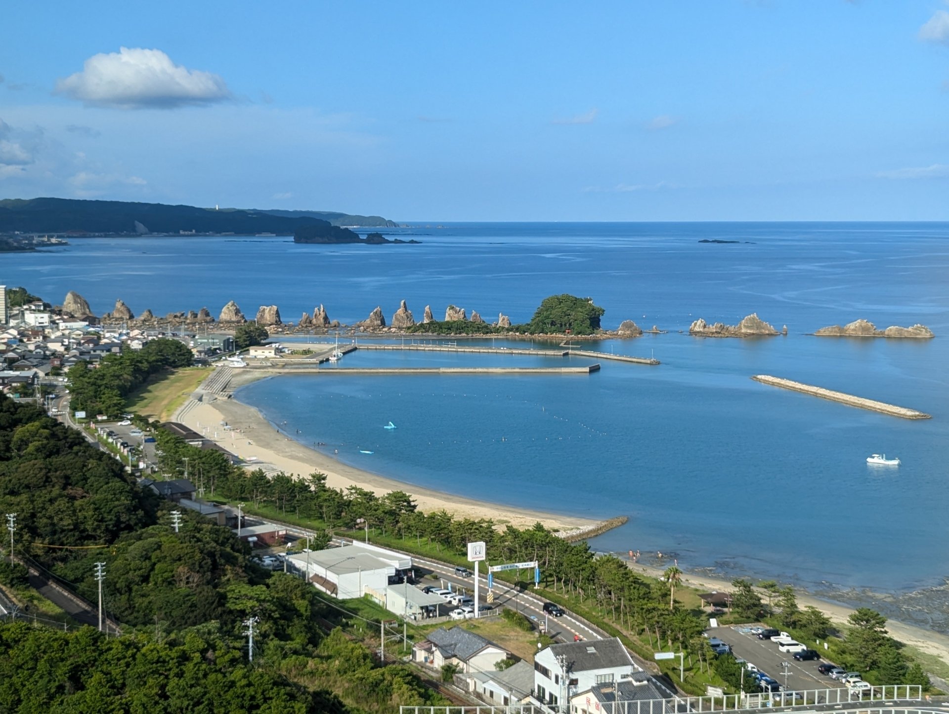 0546 空海が一夜で海に並べた巨岩・ダイナミックな「橋杭岩」（和歌山