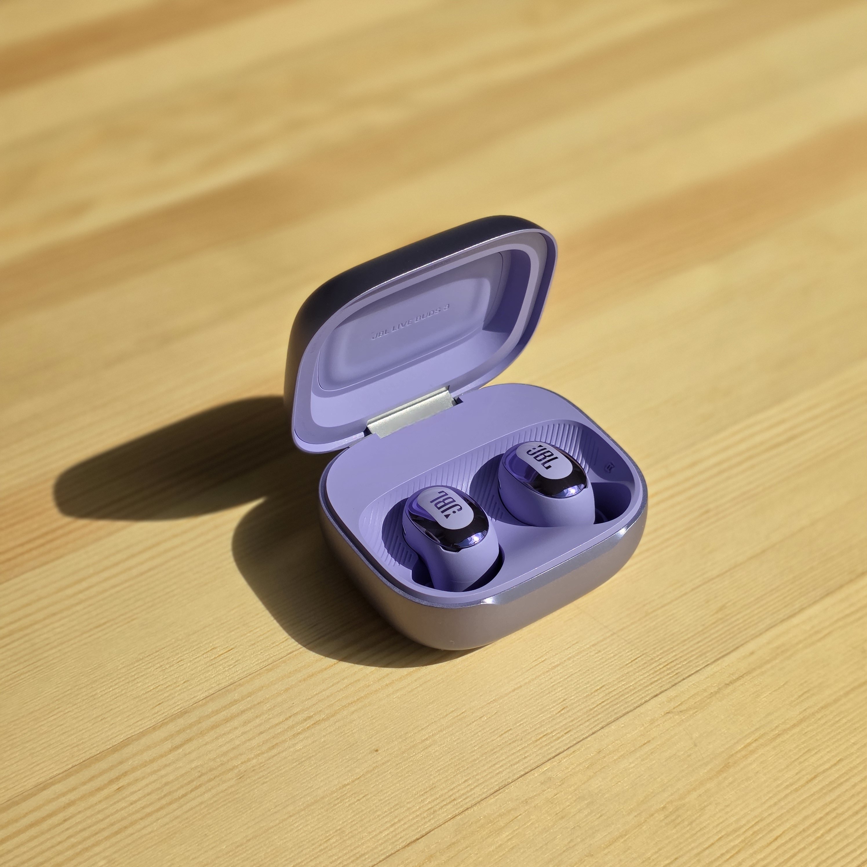 どこでも集中！JBL LIVE BUDS 3 で手に入れた静寂と高音質な快適環境