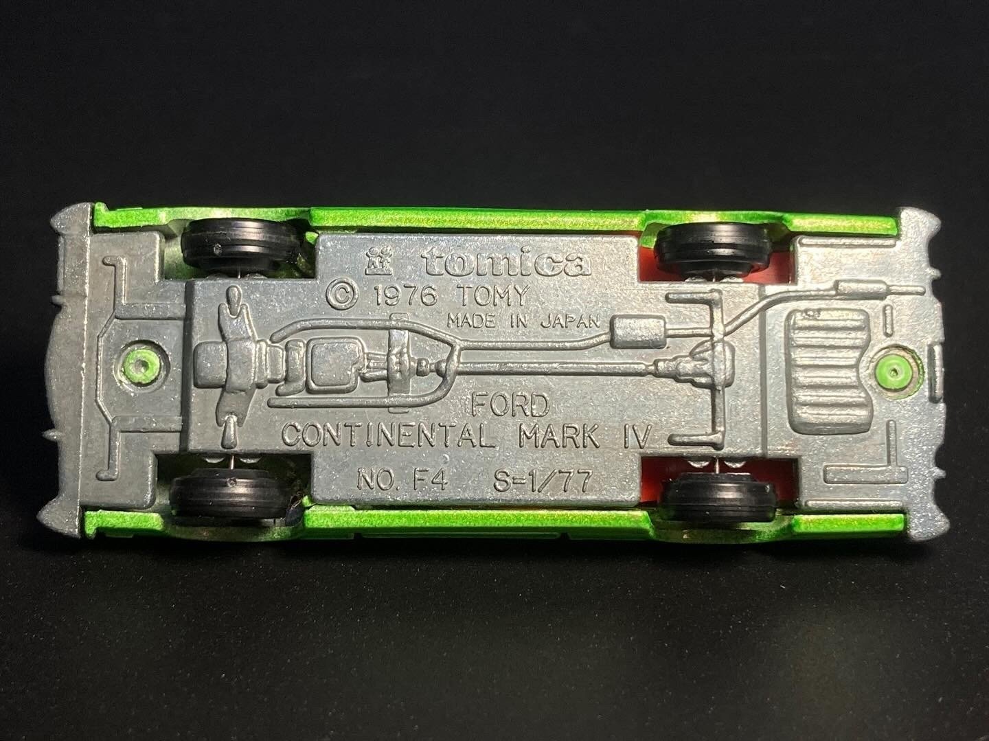 これぞ昭和のアメ車」──トミカNo.F4 フォード・コンチネンタル