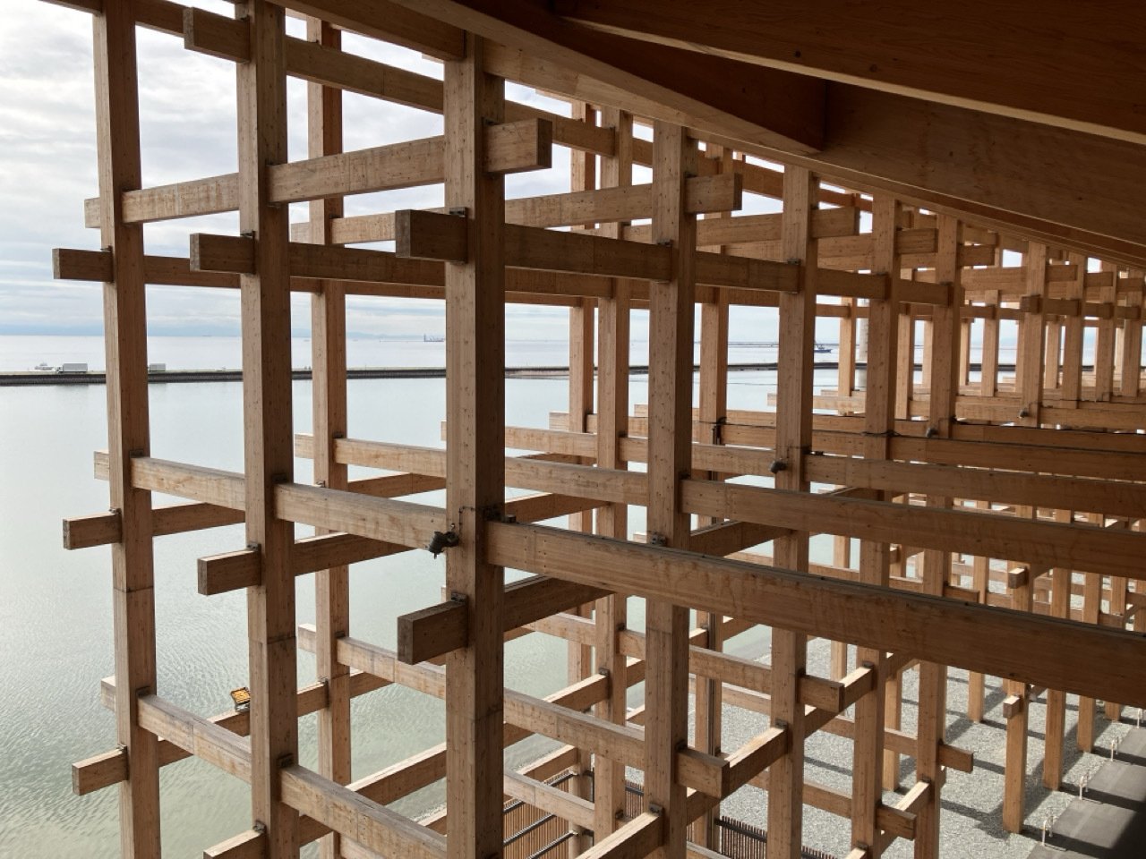 ひらかれ、かこわれ、律動する未来｜nak