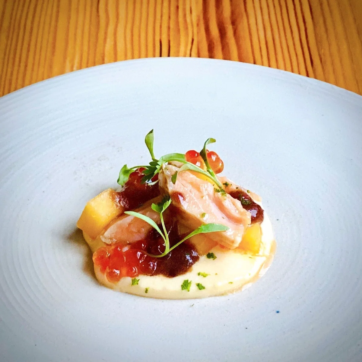 [Persimmon, Autumn Salmon, and Salmon Roe] and Sake & Non-Alcoholic ...