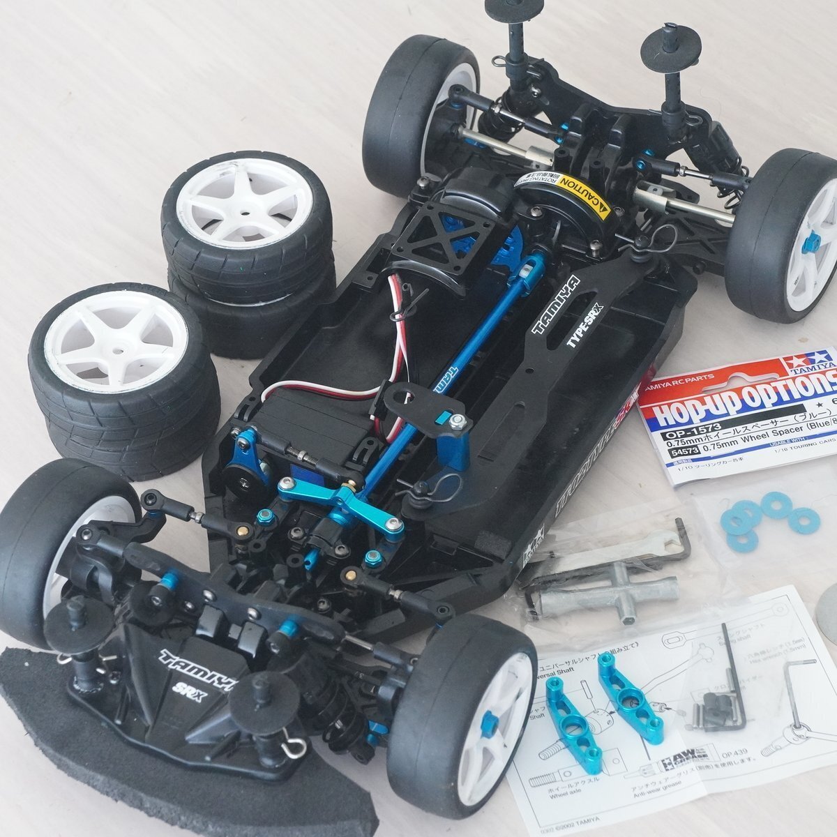 遊びたいけど作るの苦手」スムーズに本格ラジコンを始めてもらう