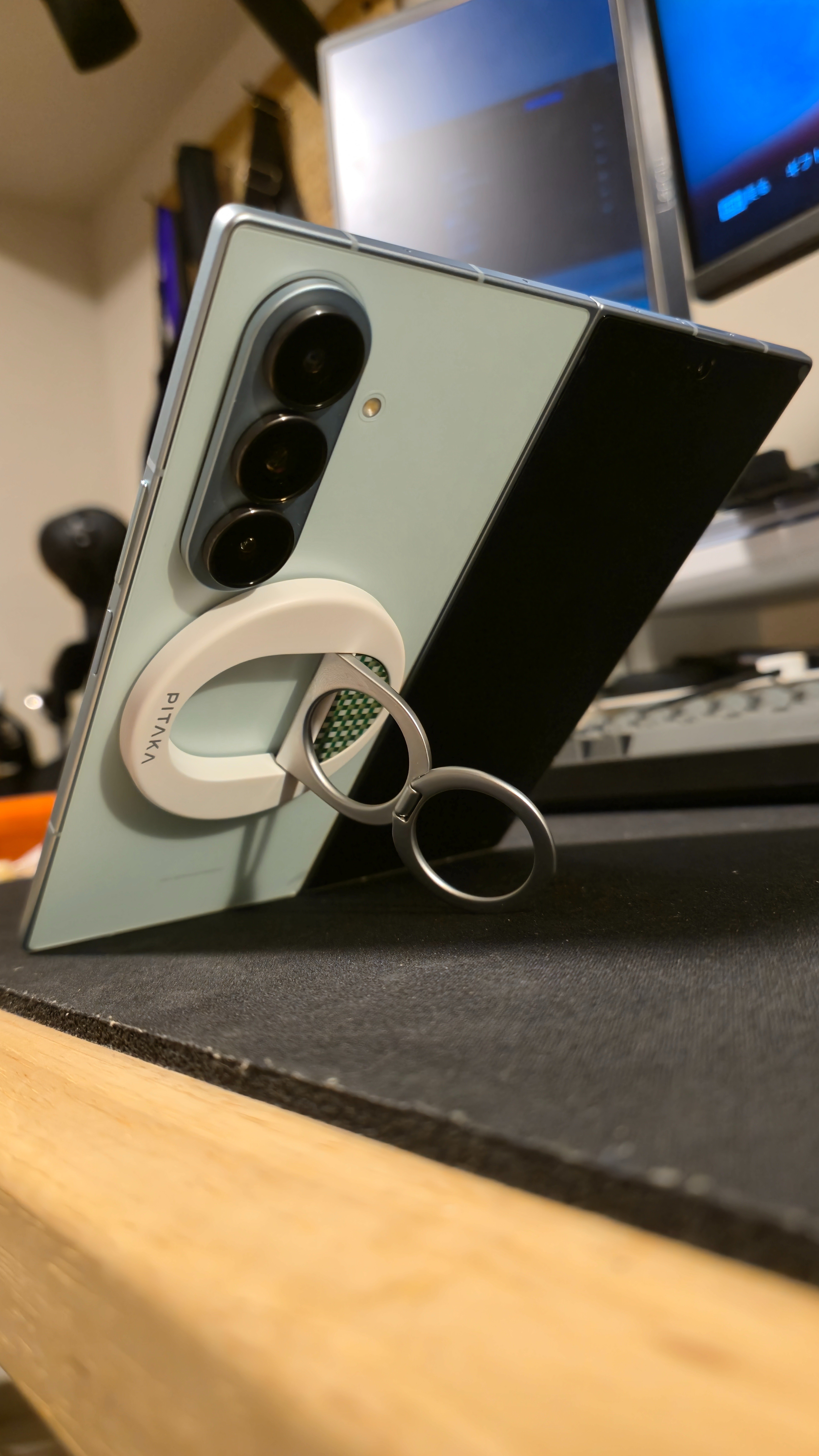 折りたたむスマホを買い直した話。｜ナルホド