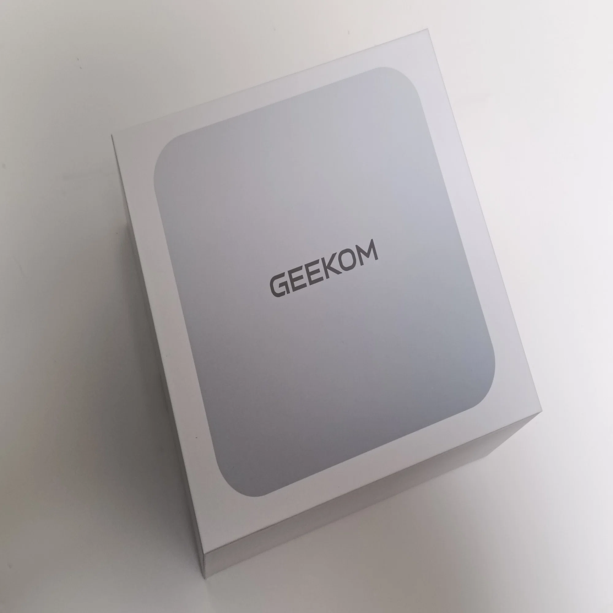 GEEKOM A6を試す｜「足るを知る」大人のための一台｜神宮カミト