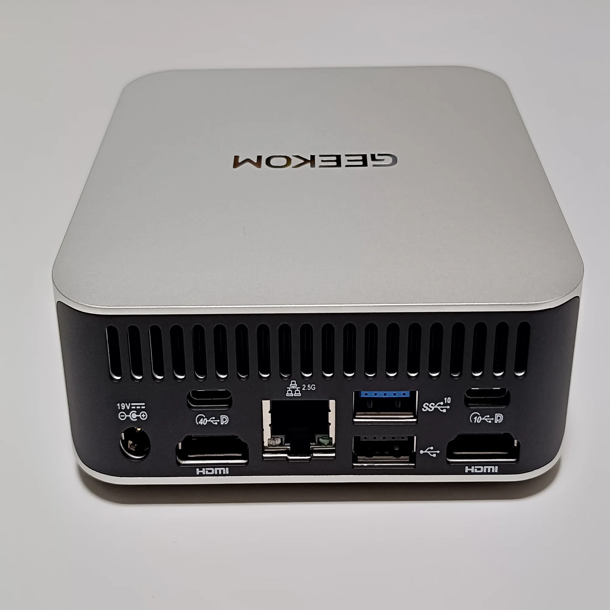 GEEKOM A6を試す｜「足るを知る」大人のための一台｜神宮カミト