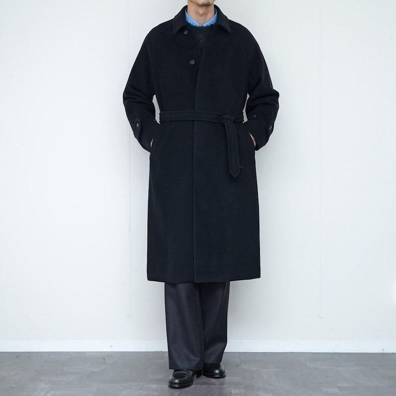 軽く、暖かく、美しい。AURALEEが描く、冬の定番。」｜THIRTY' THIRTY'