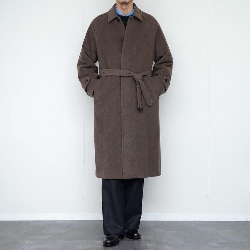 軽く、暖かく、美しい。AURALEEが描く、冬の定番。」｜THIRTY' THIRTY'