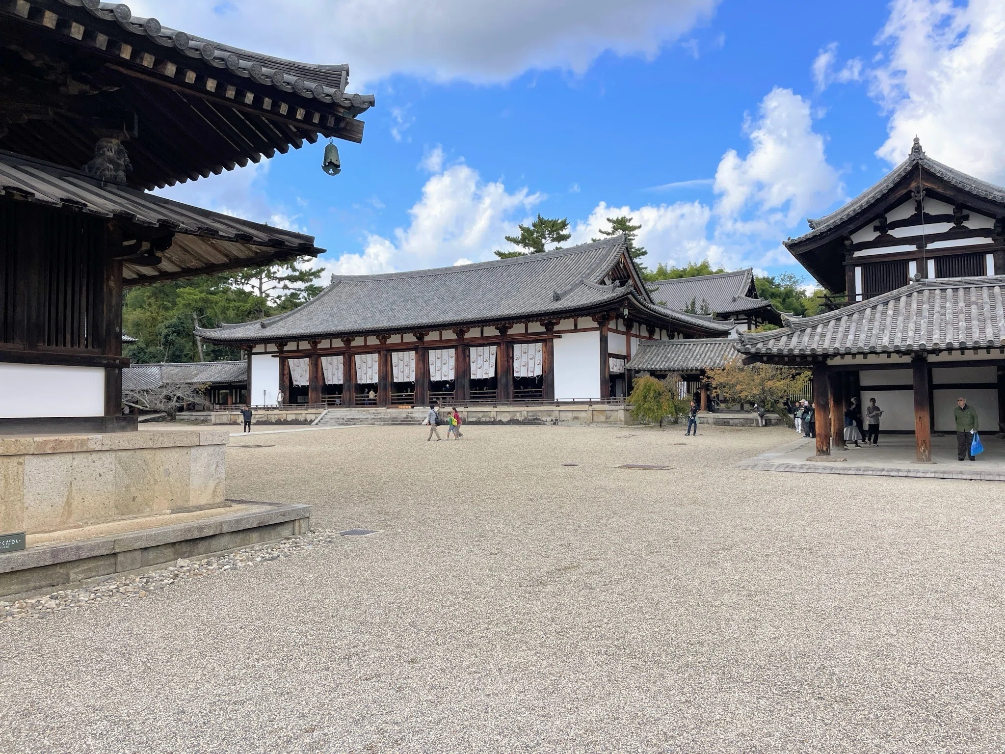 JTBポケットガイド 飛鳥・山の辺・法隆寺 法隆寺の御開帳と、斑鳩三塔 奈良の秋｜美術館とお寺と猫