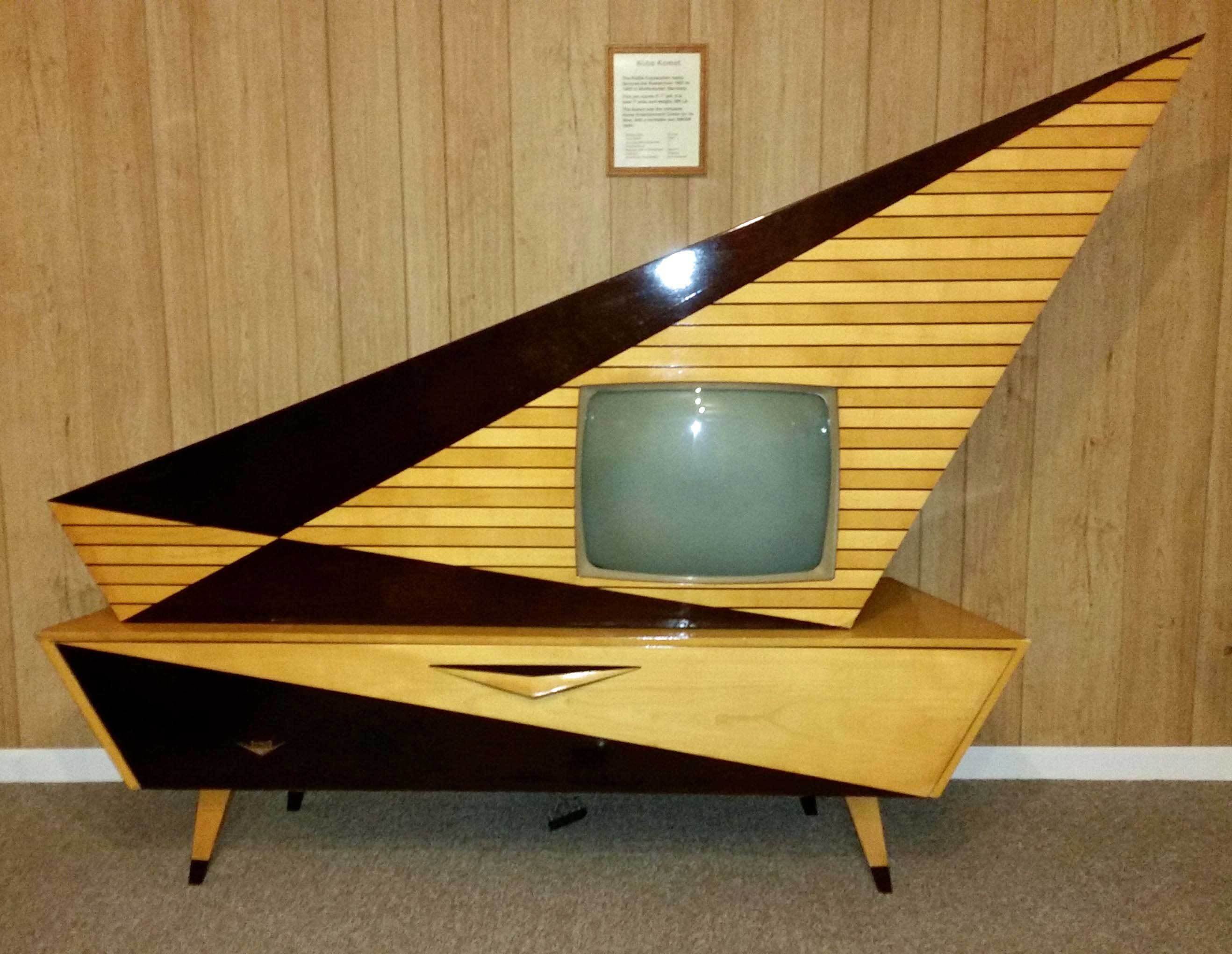 昭和のポータブルテレビ｜昭和レトログラフィティ