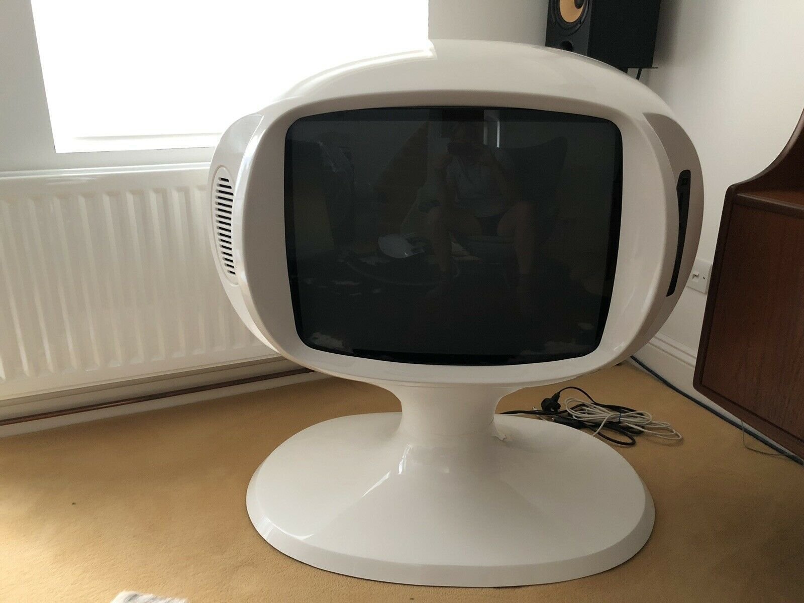 昭和のポータブルテレビ｜昭和レトログラフィティ