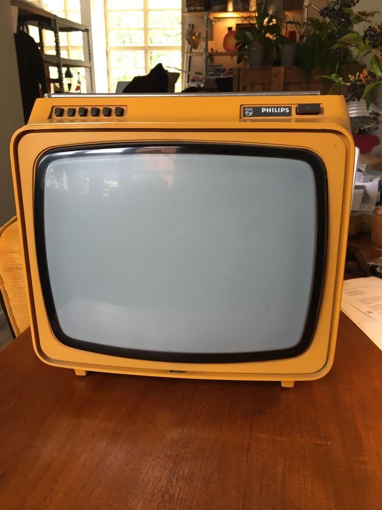 昭和のポータブルテレビ｜昭和レトログラフィティ