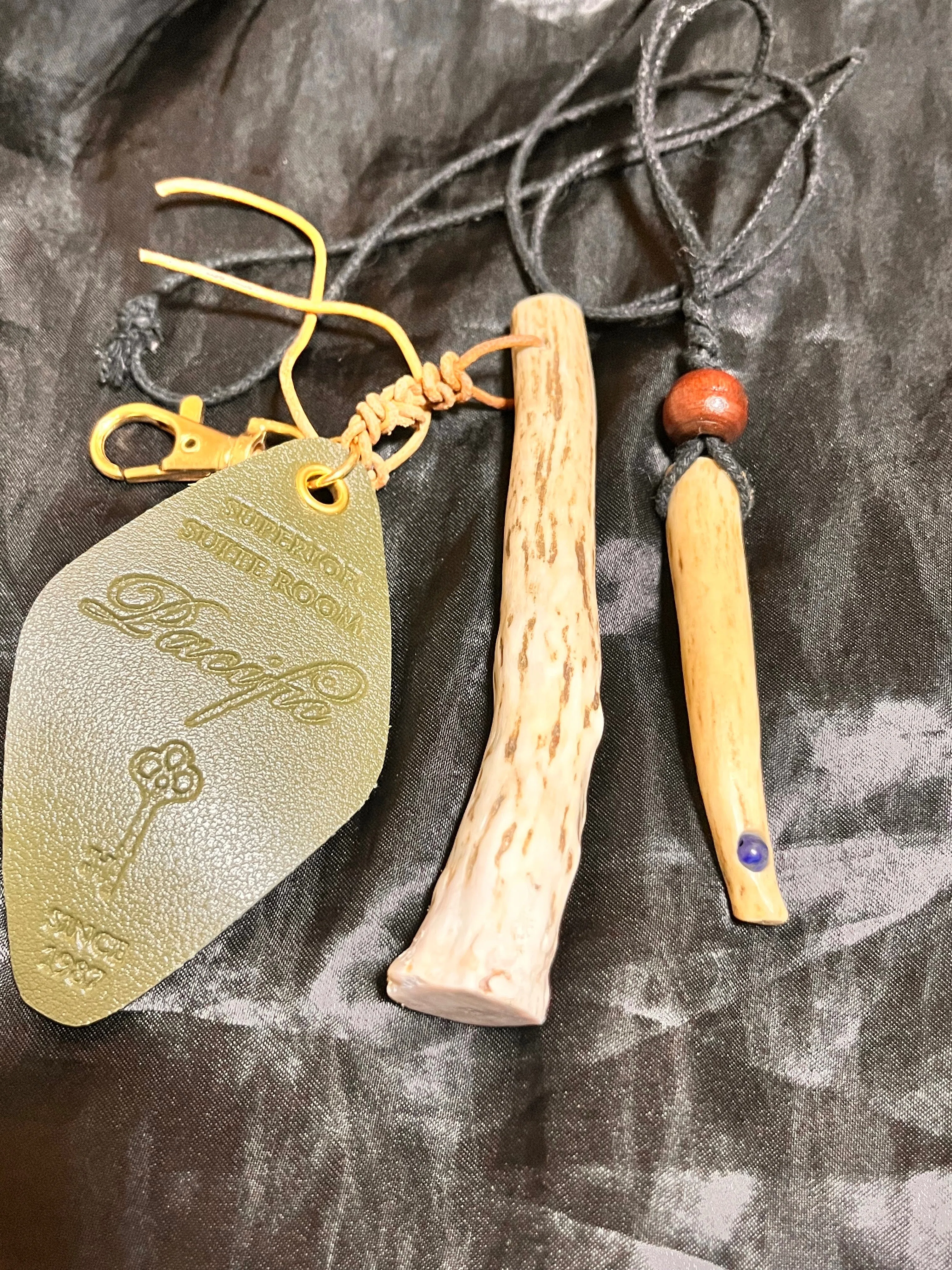 森からの贈り物】命の循環を身に纏う鹿角アクセサリーの誕生｜ももまろ