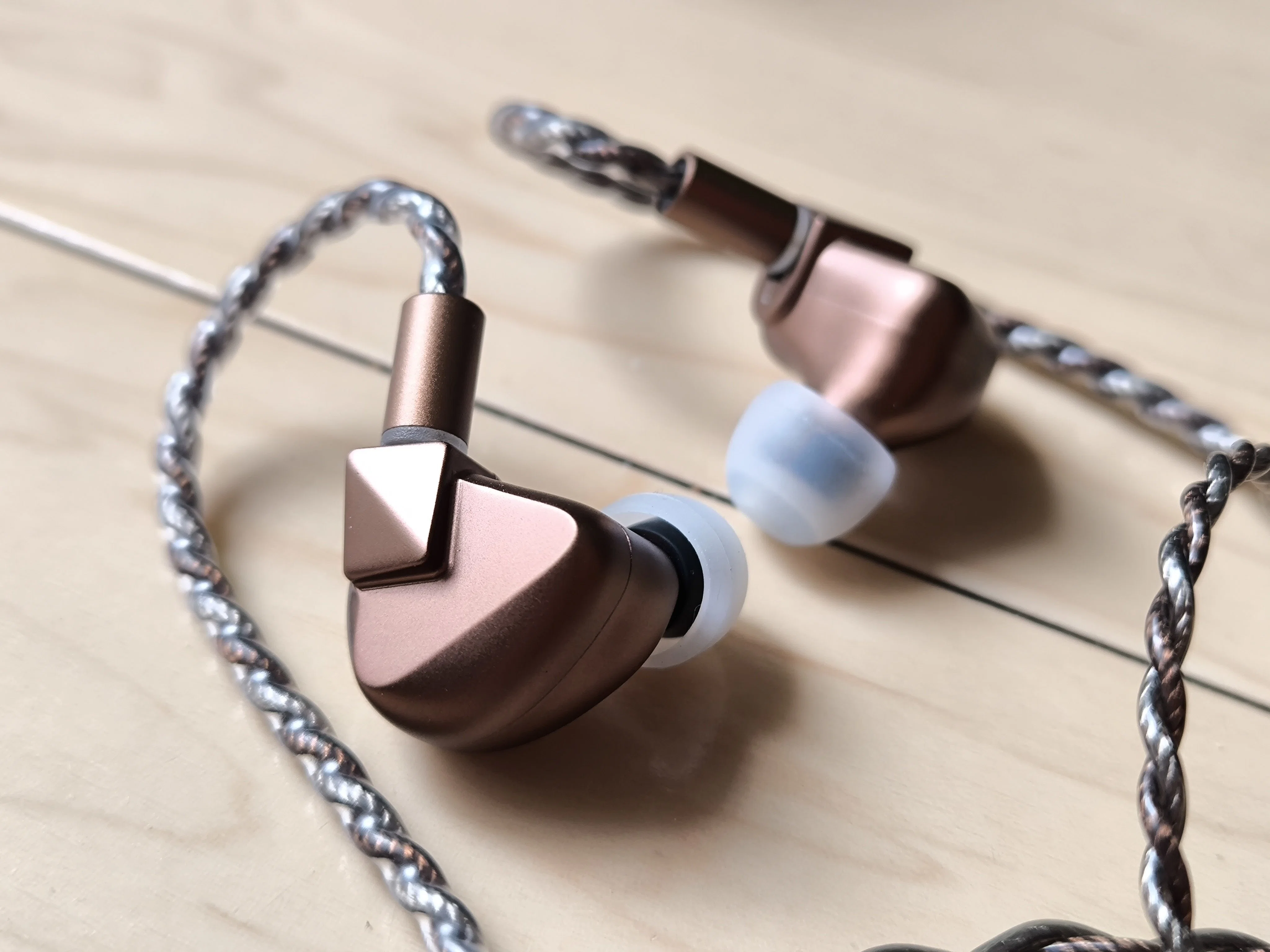 The LETSHUOER S12 Ultra is a refinement of the S12 Pro based on