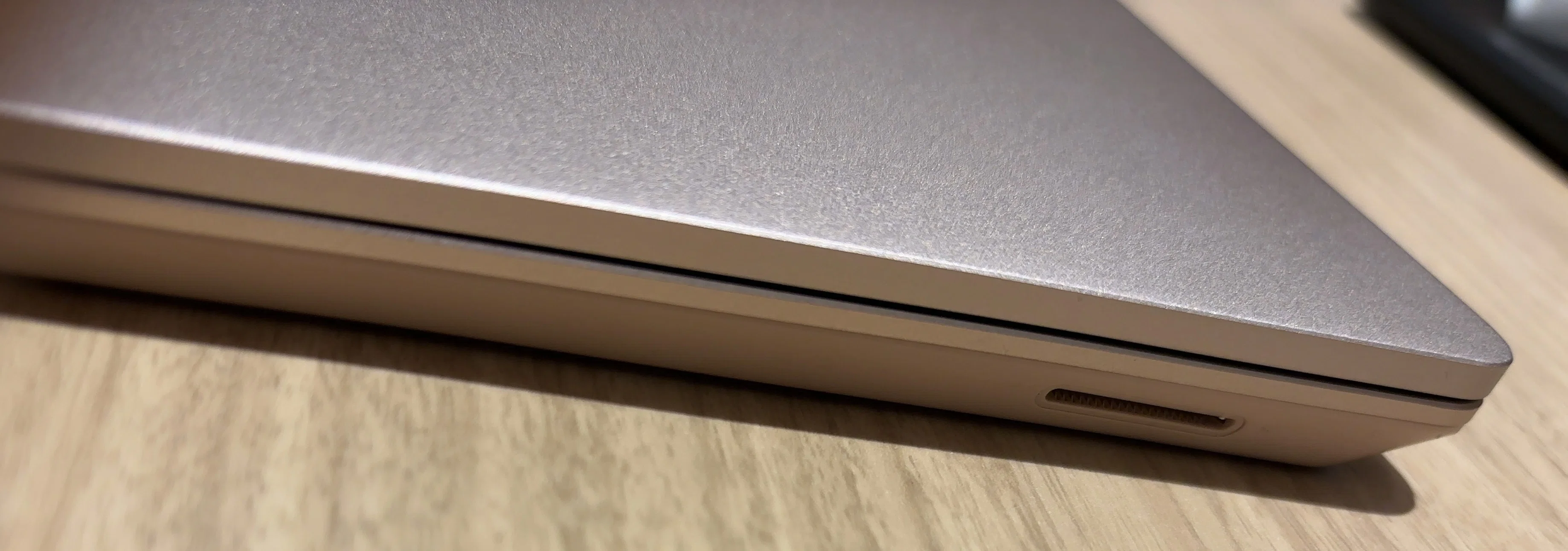 謎すぎ】Surface Laptop - 13 インチ｜ほどほどの法務（ほどほう）