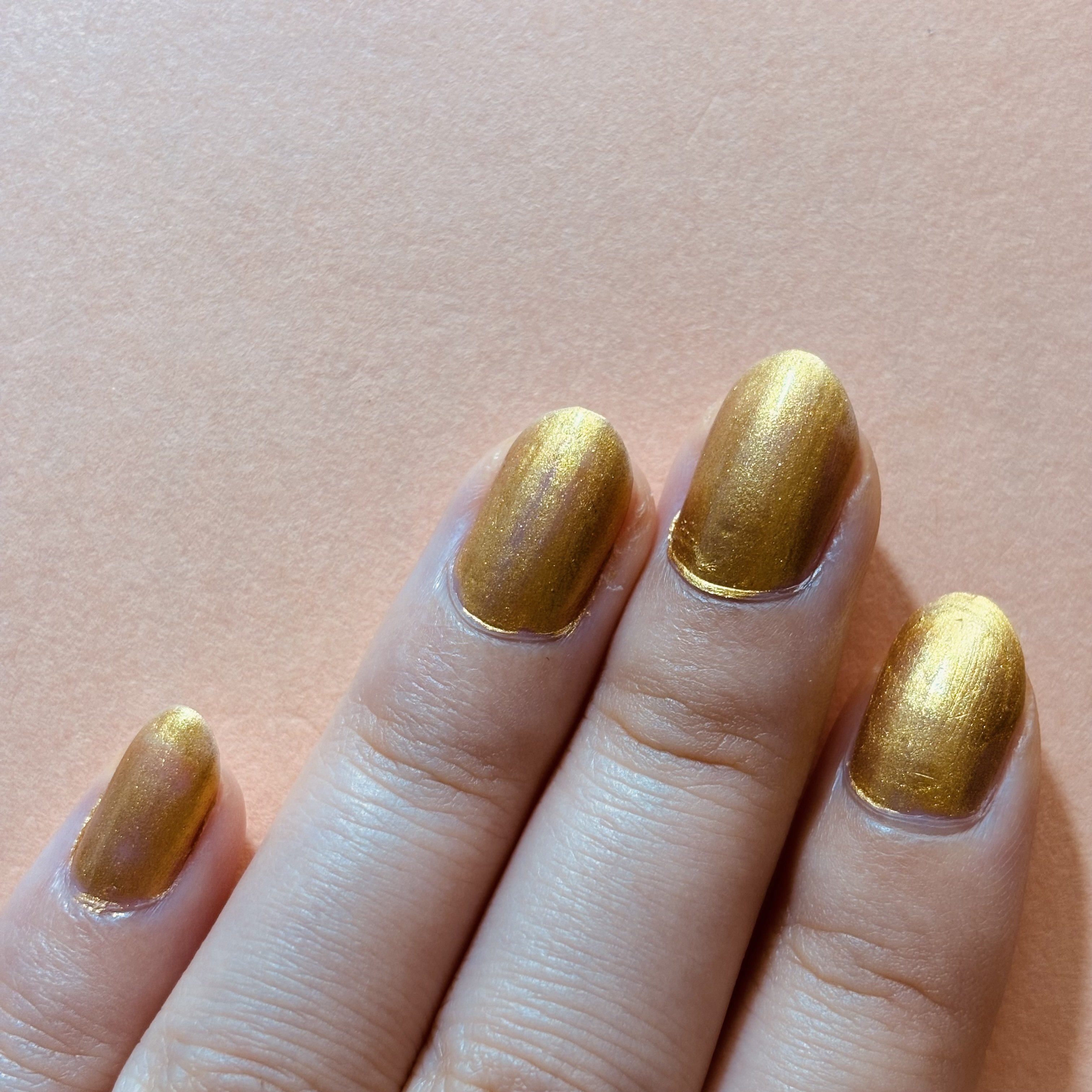 爪を金色にしたので仏像を描いてみた｜山吹みかさ