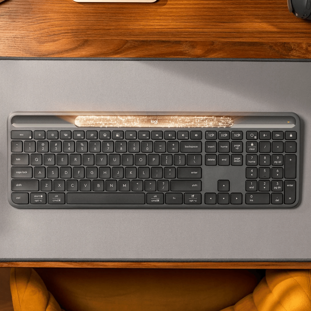 ロジクール〉 Signature Slim Solar+ K980 — 光で自動充電の薄型