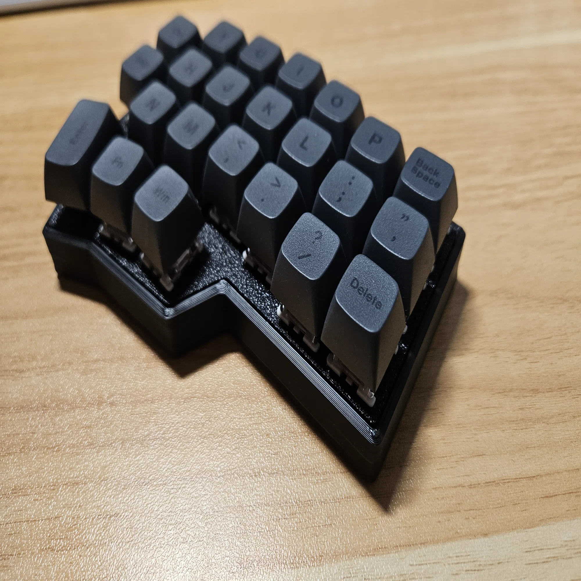 人柱】激安分割キーボードを買った【YIVU Corne V4 】｜matsu / 白デスク