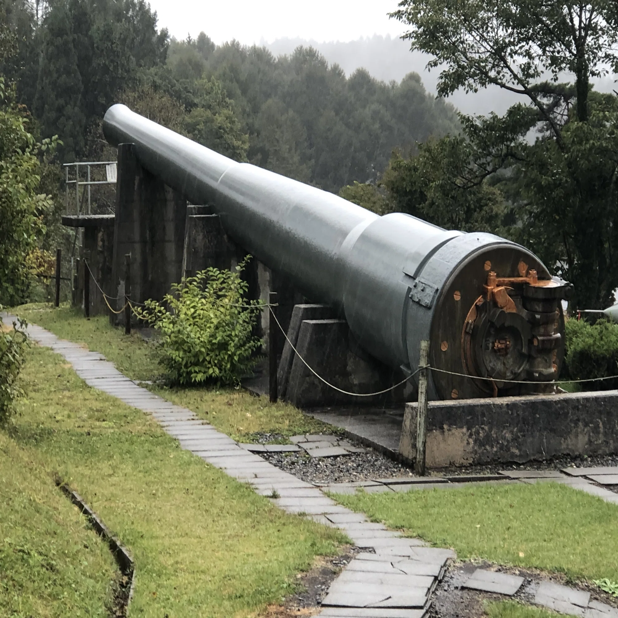 長野県麻績村にある戦艦陸奥の主砲ーこれを購入し据え付けた当時の村長 