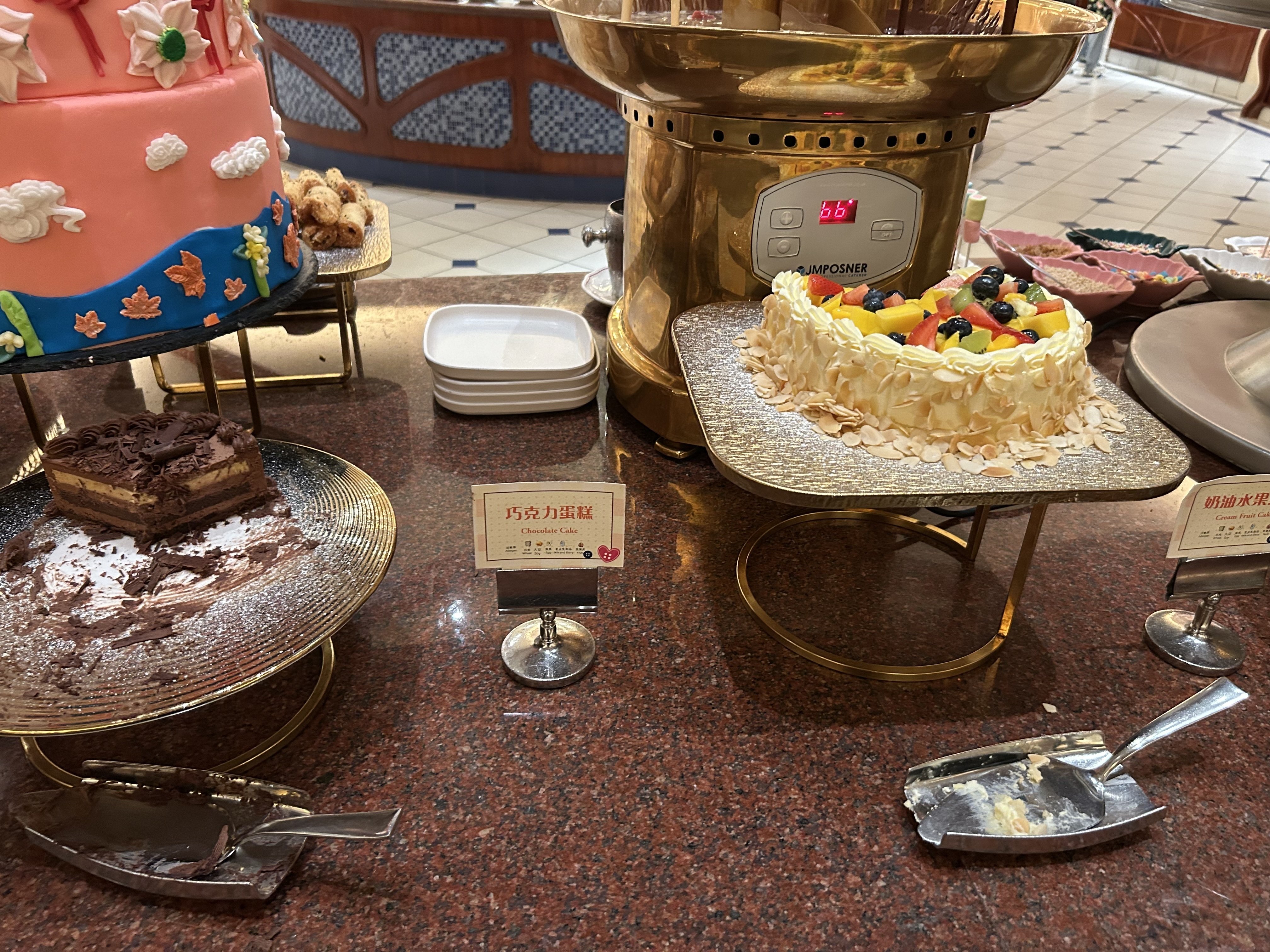 上海ディズニー・キャラダイレポ！【ルミエールズ・キッチン編】｜安娜