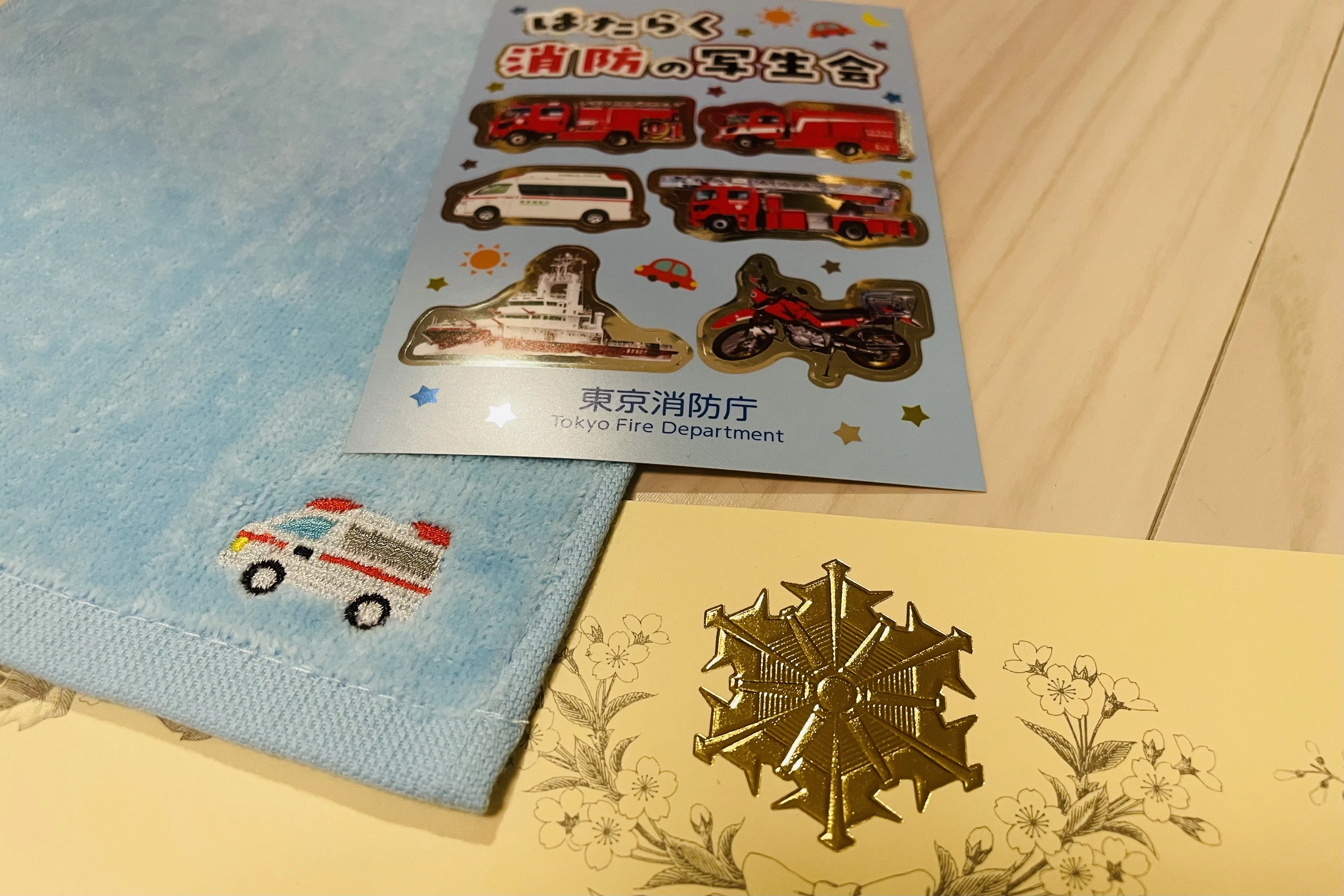 東京消防庁『キュータ』さんと、警視庁『ピーポくん』。マスコット