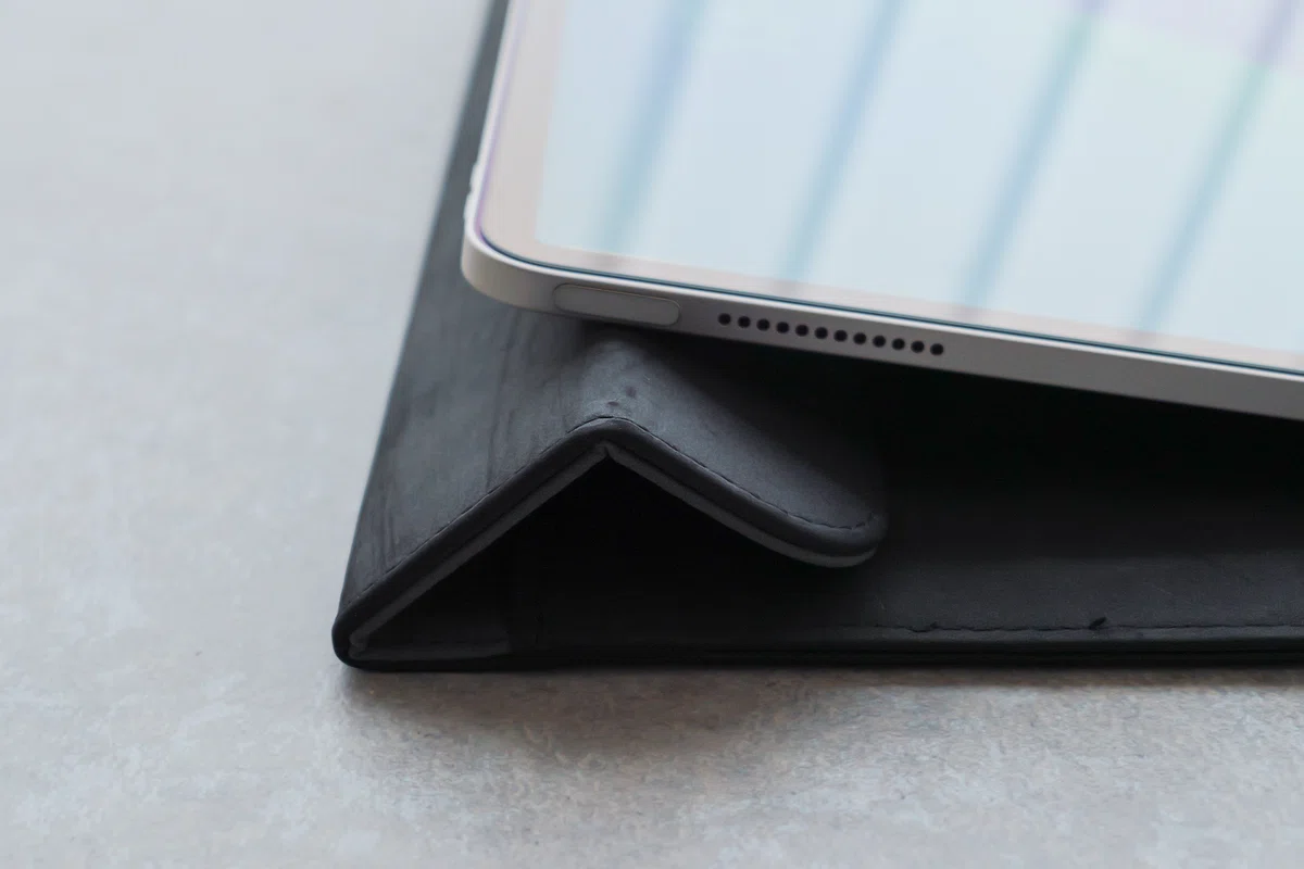 iPad Airで快適に手書きするために使っているTOWOOZのPC用スリーブケース