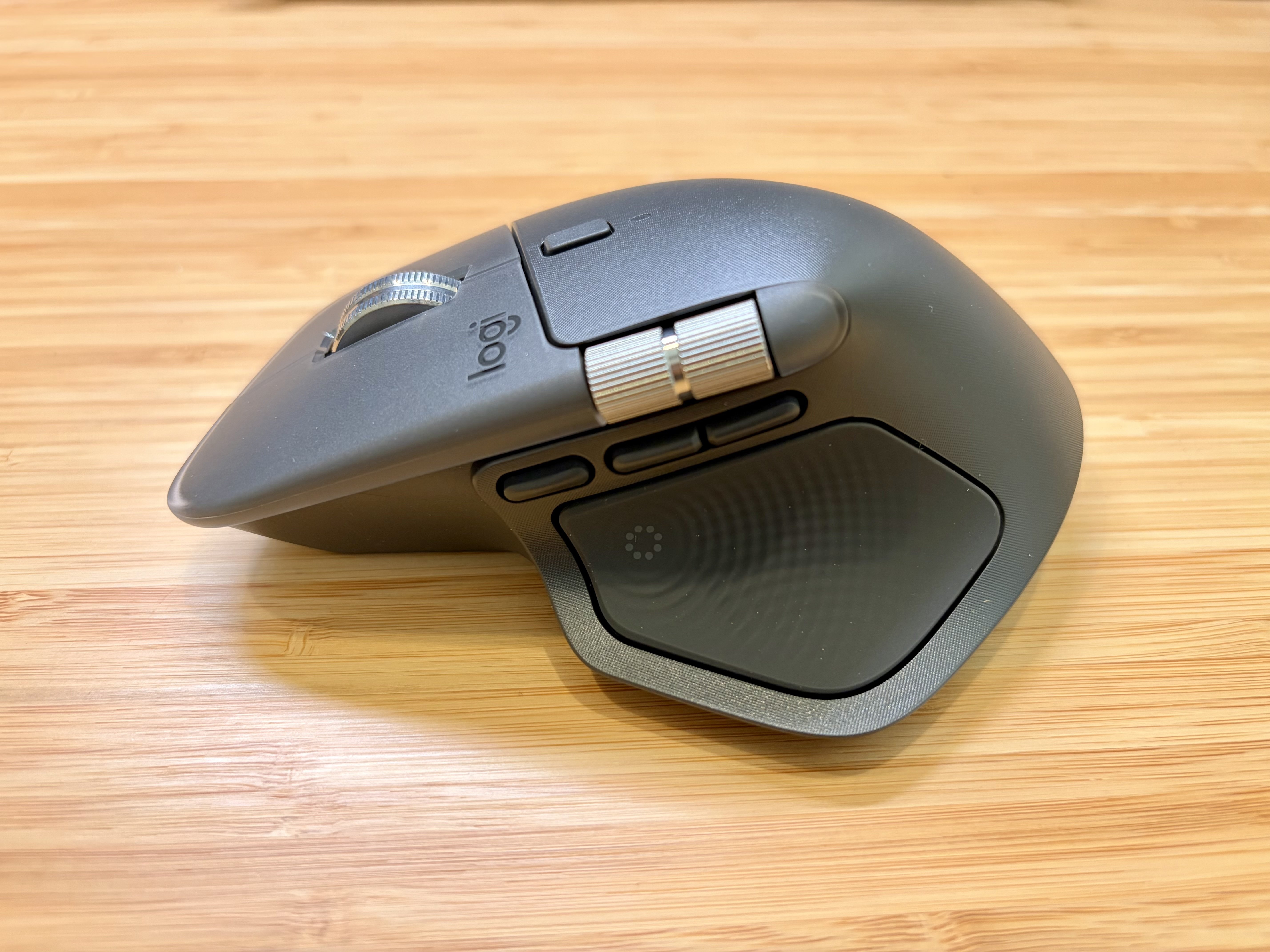 ロジクール MX MASTER 4を買うべき？3との違いを実機で比較｜重さ・音