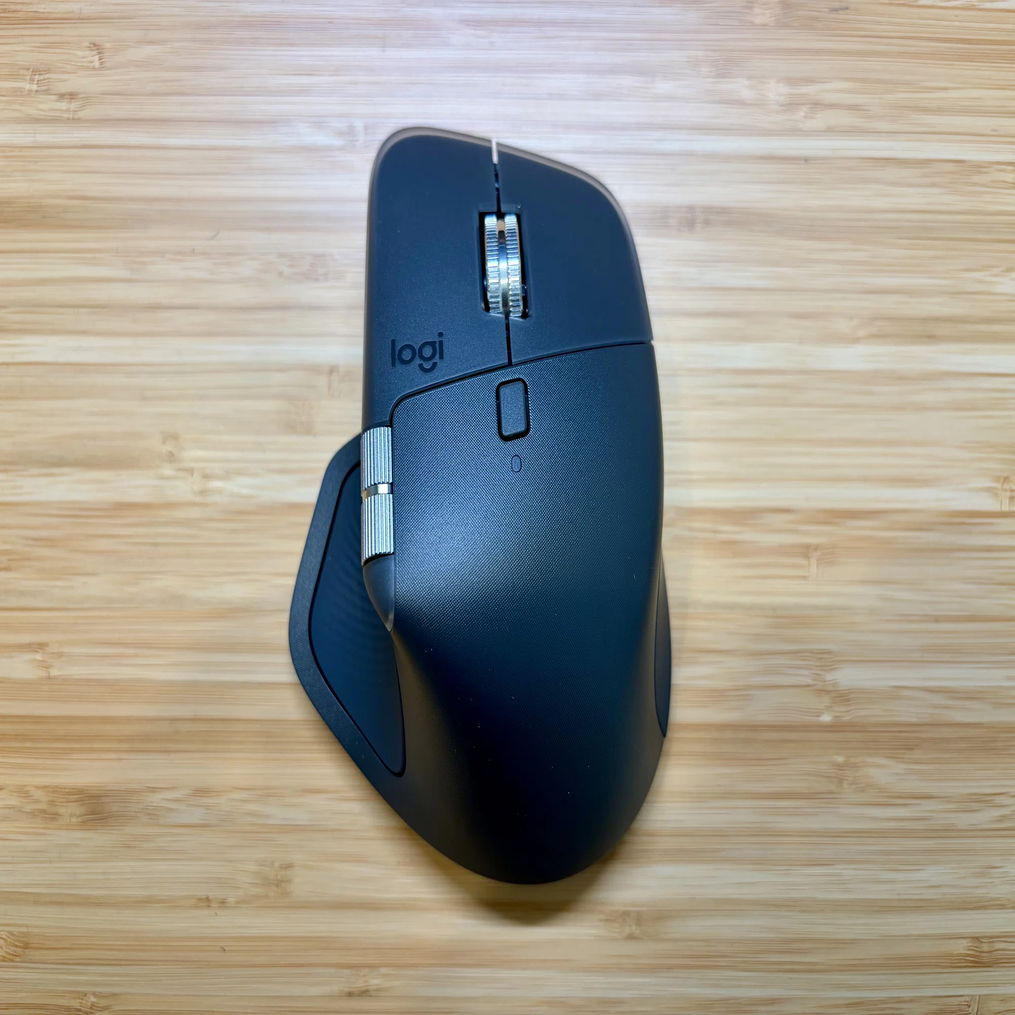 ロジクール MX MASTER 4を買うべき？3との違いを実機で比較｜重さ・音 