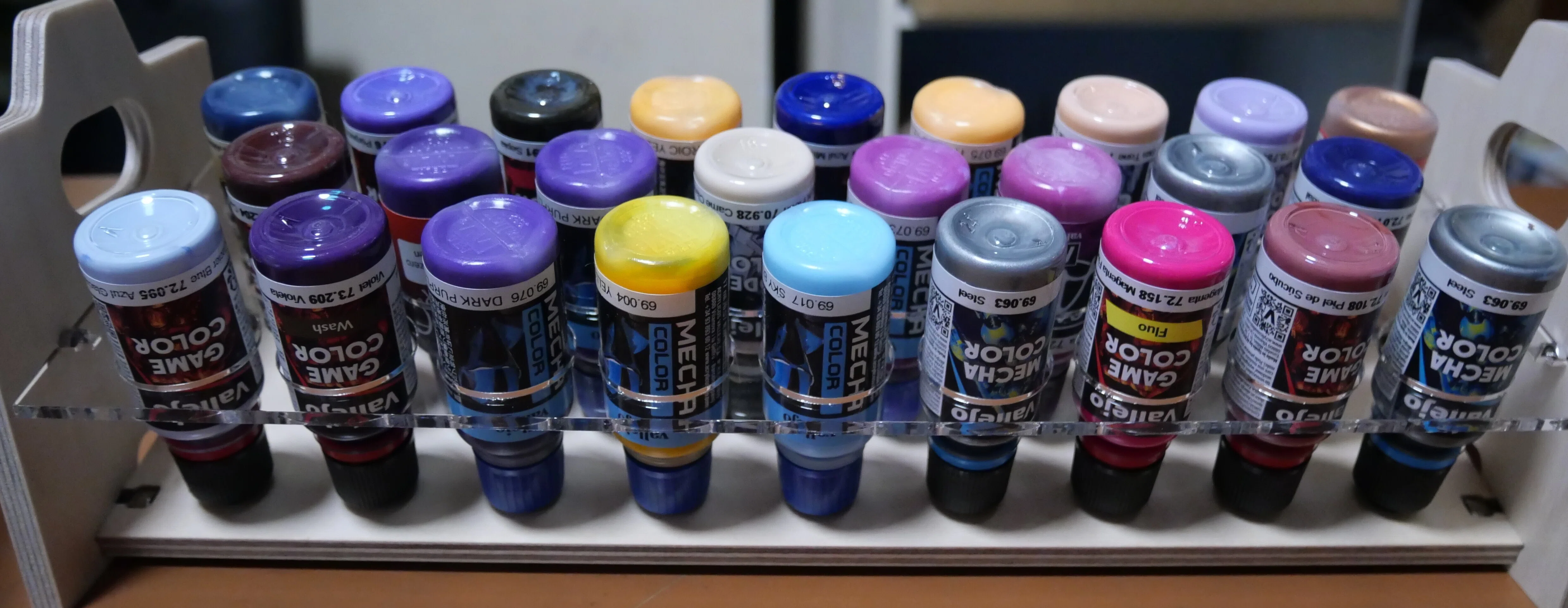 ファレホ勢、必見。ボトルを逆さにできる神ラック「C&Cクラフト COLOR
