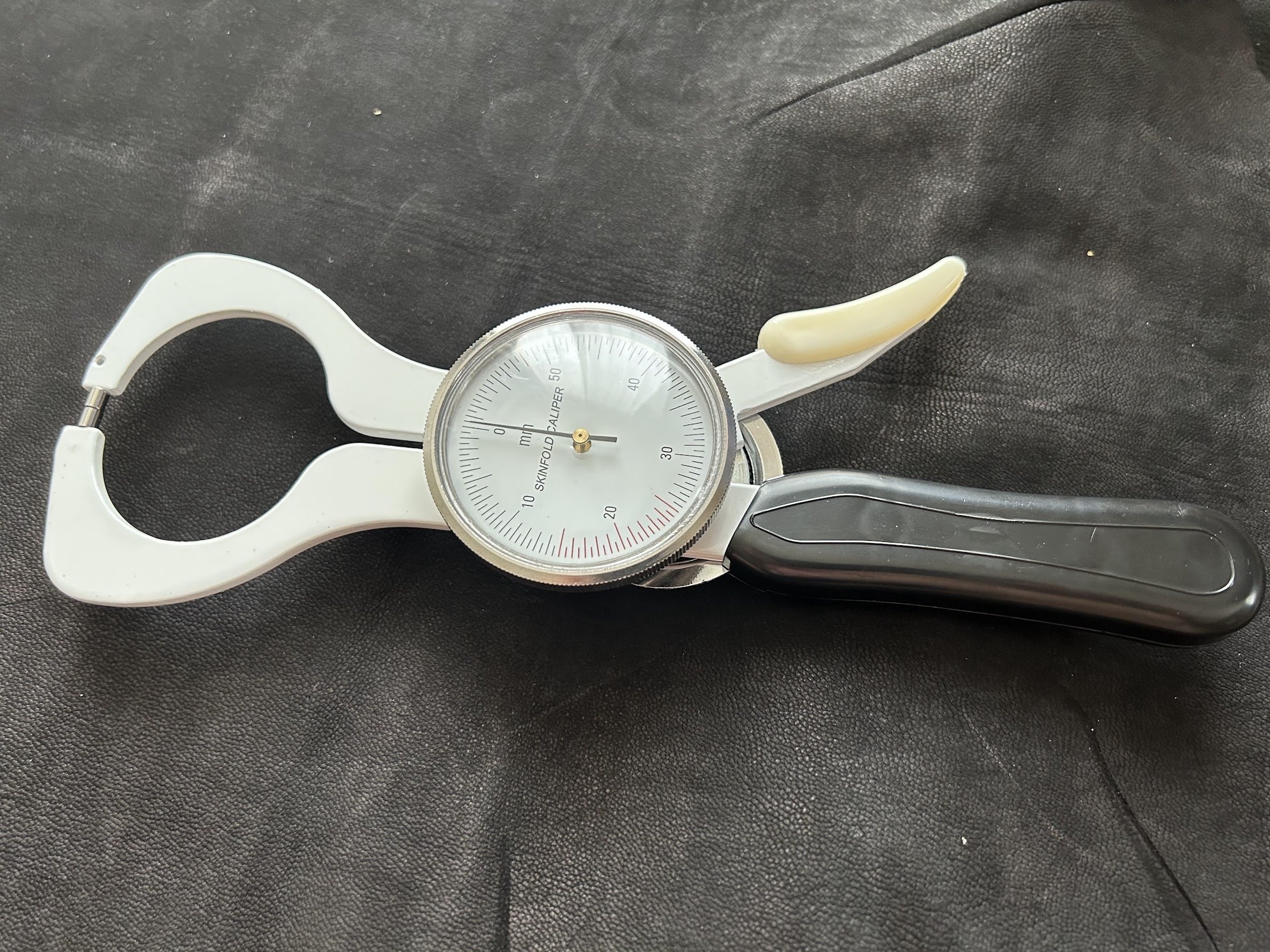 皮下脂肪厚から体脂肪率を算出するキャリパー法を仕事として活用したい