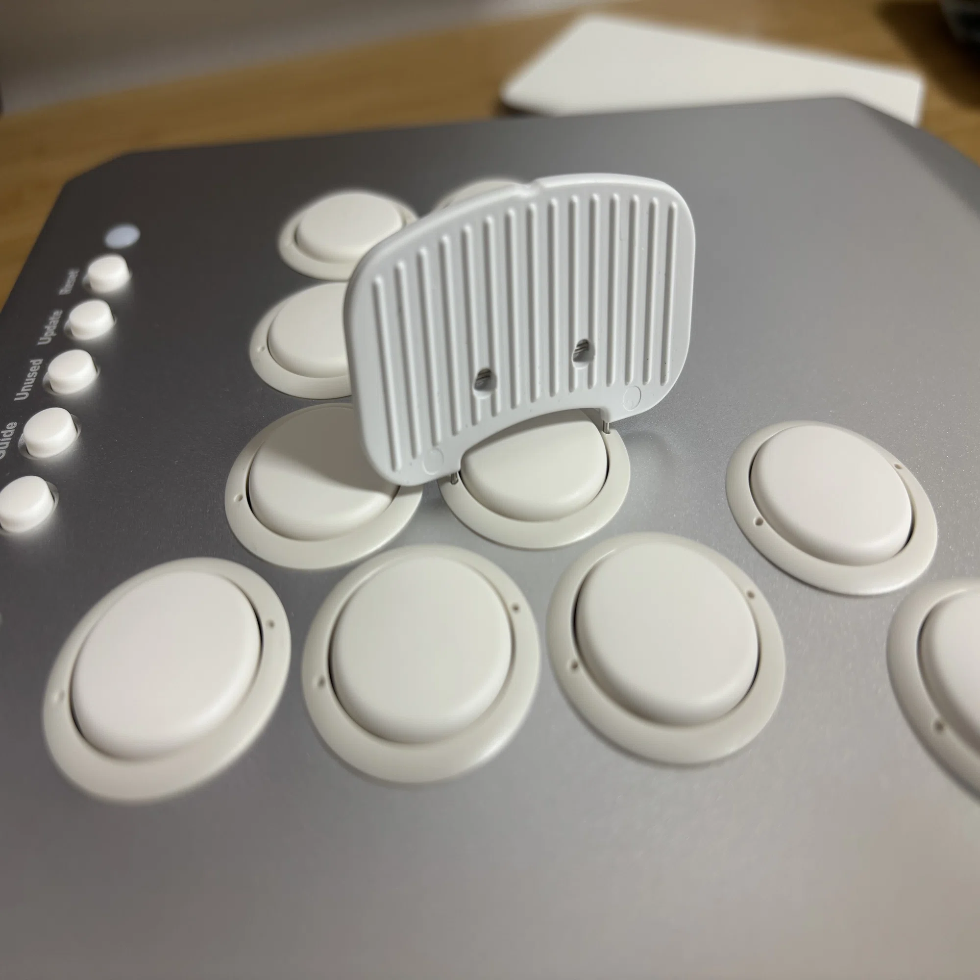 レバーアケコン VARMILO KASSAI レビュー | コンパクトな増設ボタンに 