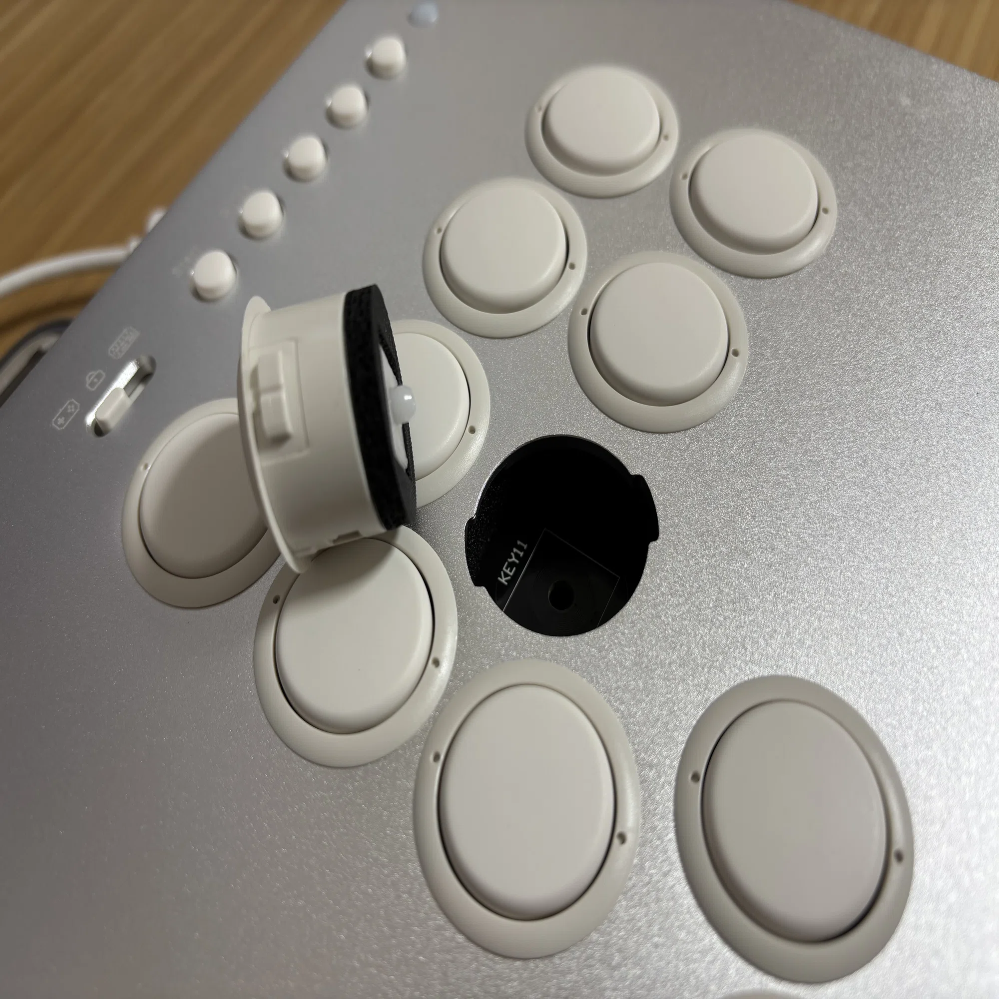 レバーアケコン VARMILO KASSAI レビュー | コンパクトな増設ボタンに 