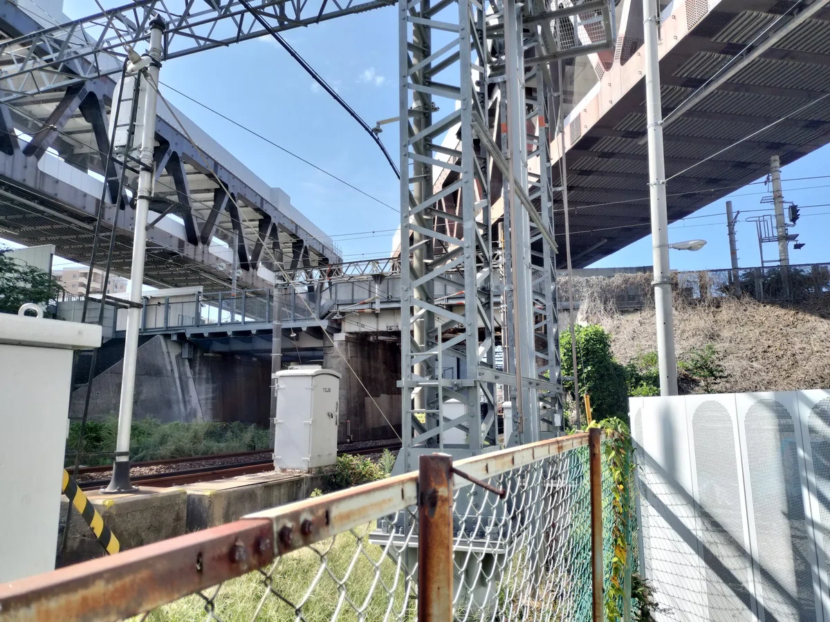 阪急淡路駅:高架化工事の現場を眺める|TakashiKATO