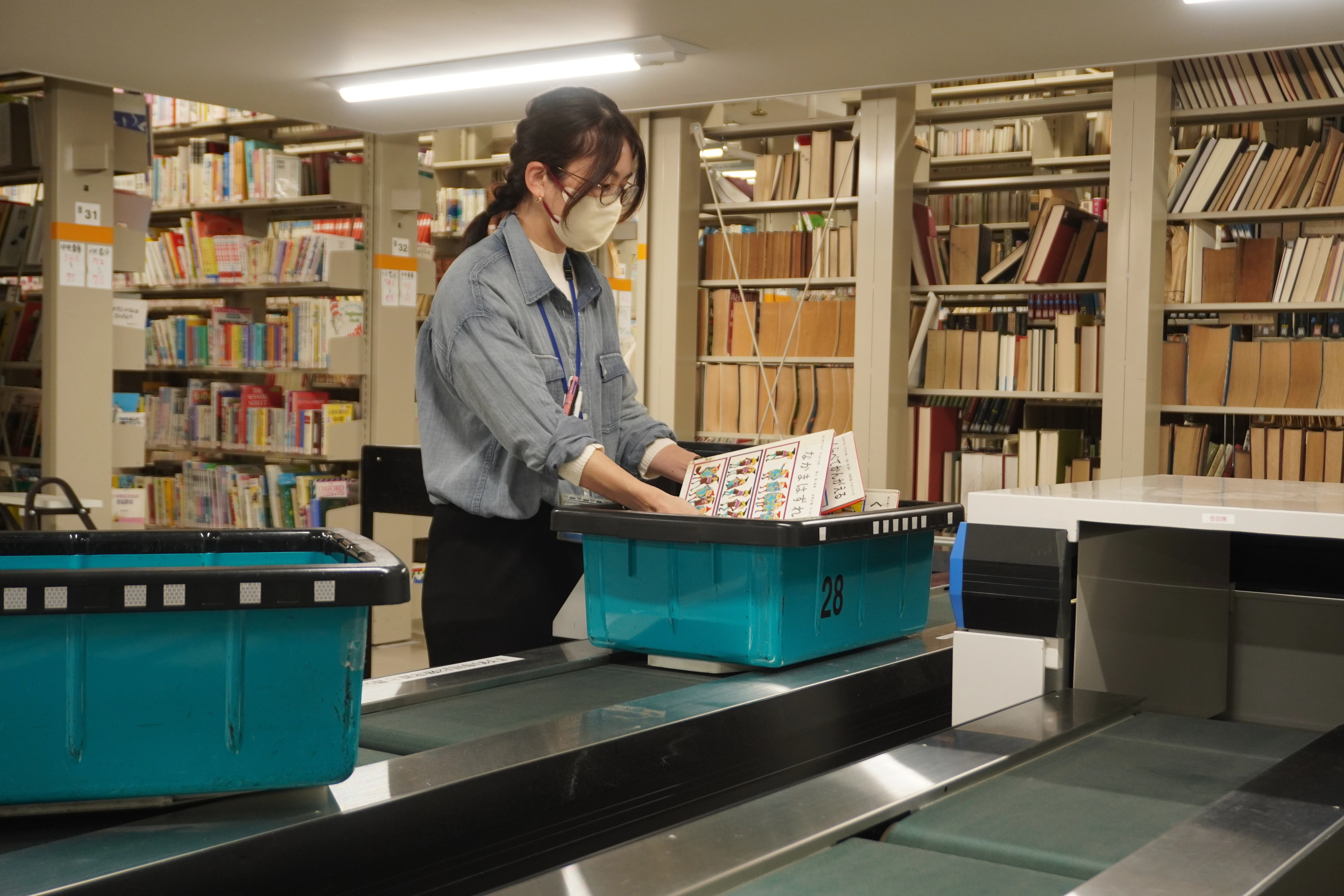 124万冊もの本が眠る巨大書庫ー横浜市中央図書館の”裏側”へようこそ
