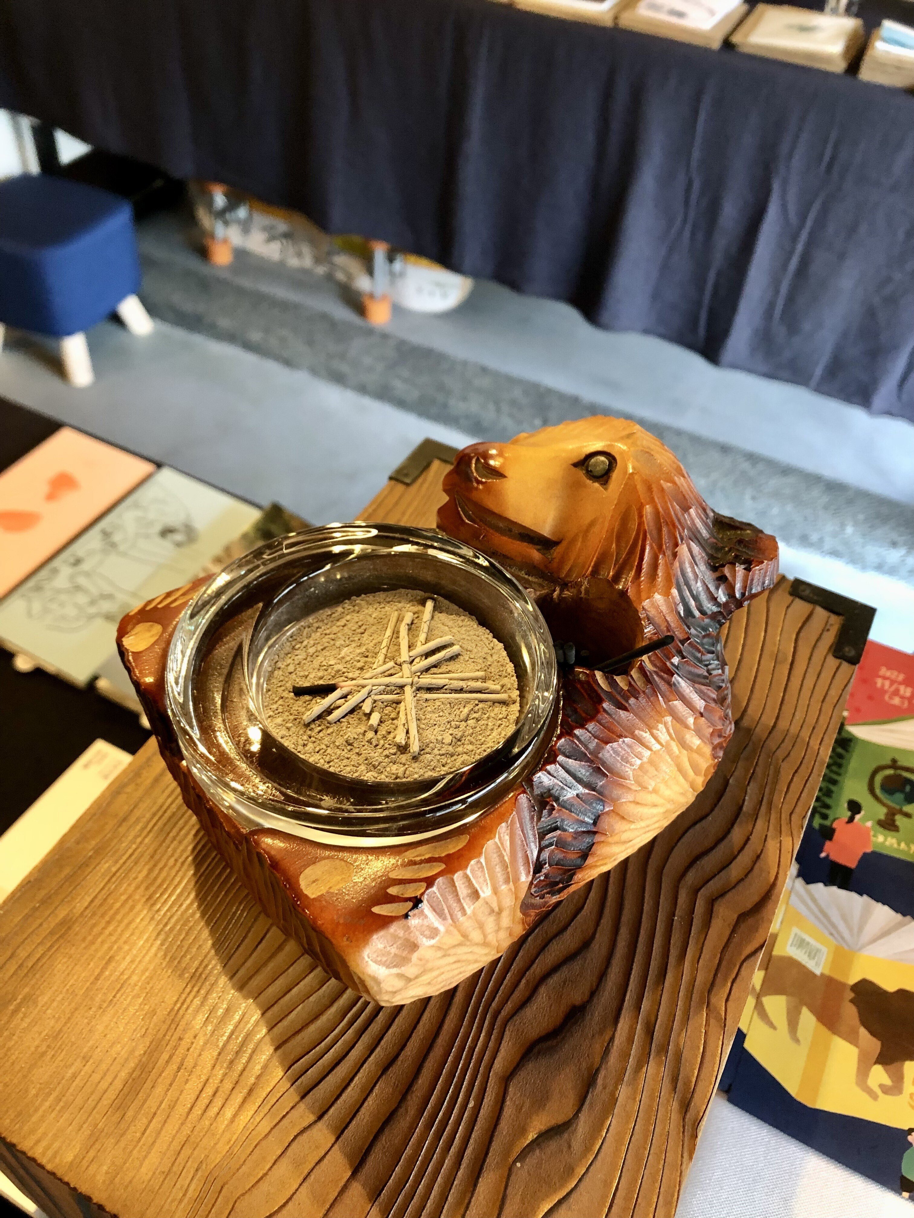 鮭をくわえた木彫り熊”の謎｜七坪書店