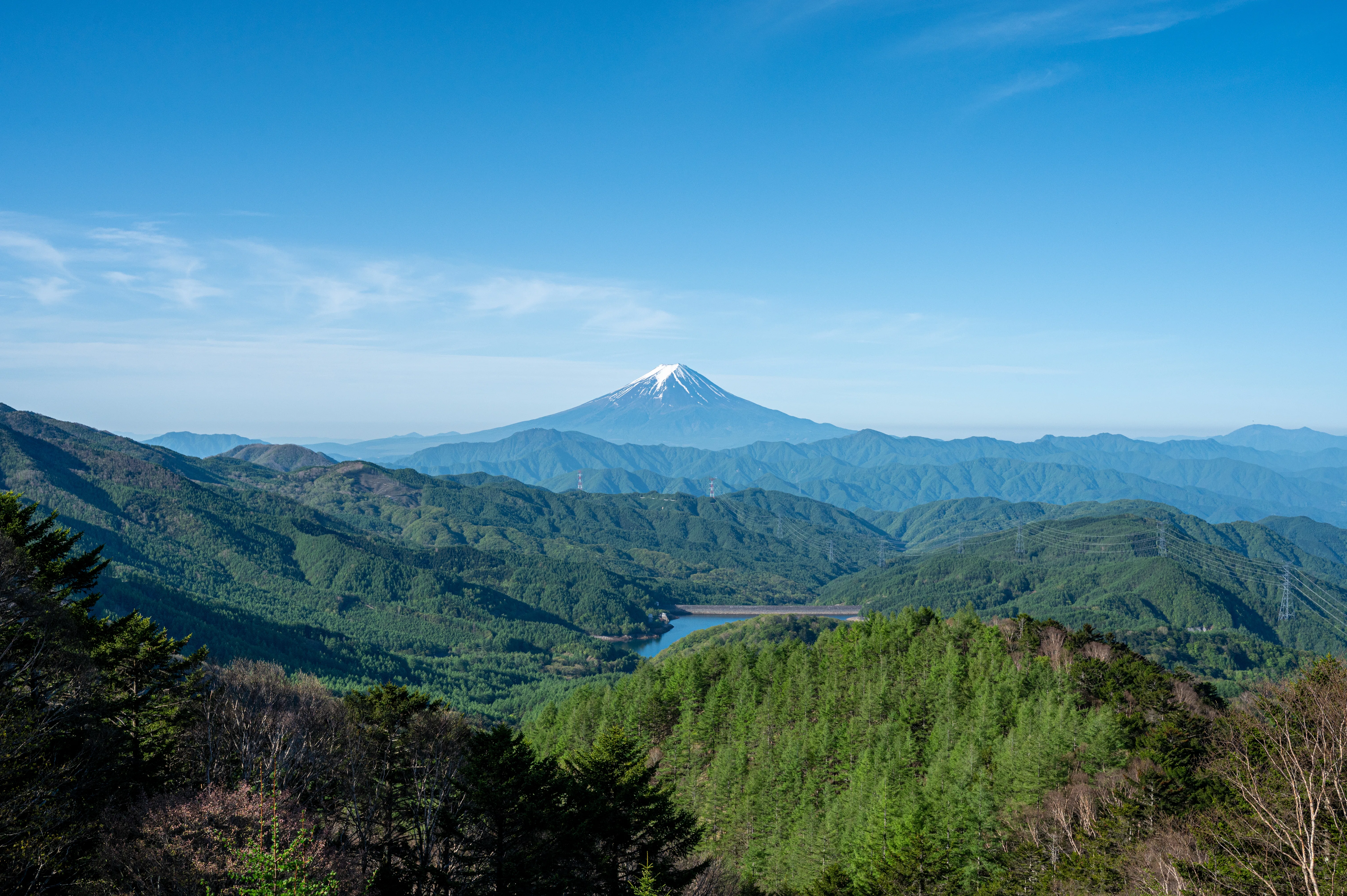 大菩薩嶺｜大日川峠より｜絵のような景色と山の住民たち｜やまやぎ
