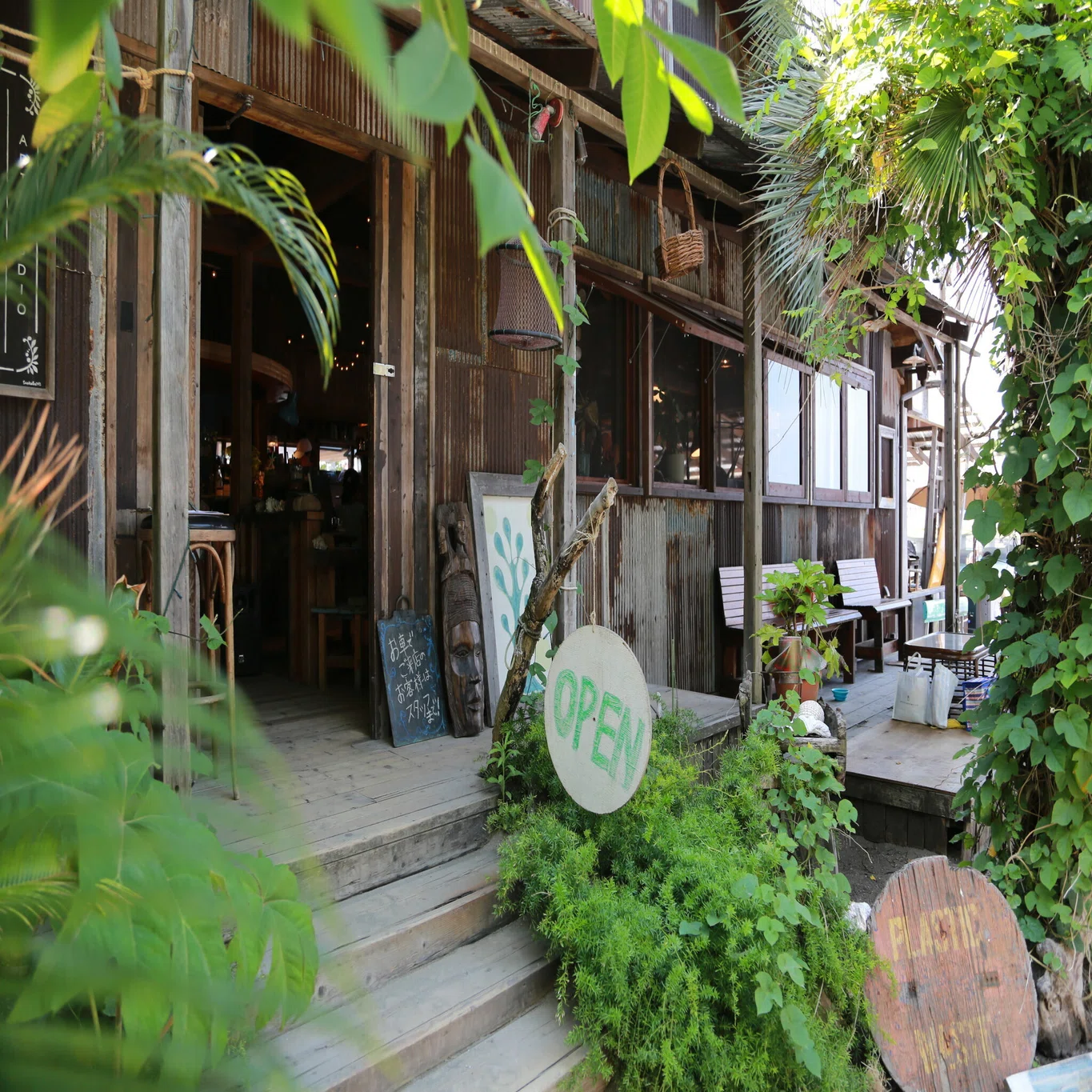 かね よ 食堂